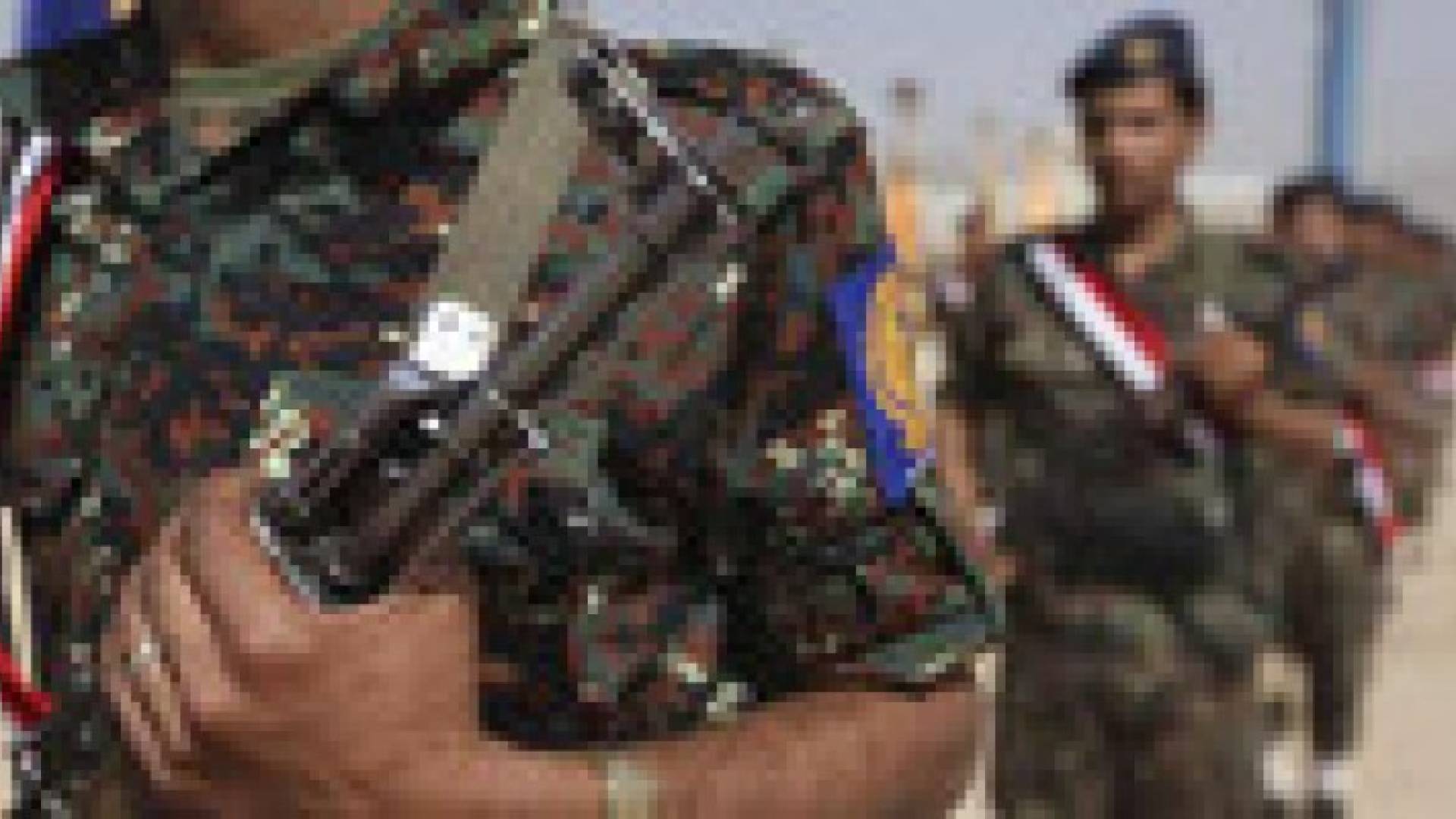 مقتل جنديين يمنيين وإصابة 4 في هجومين وسط وجنوبي البلاد