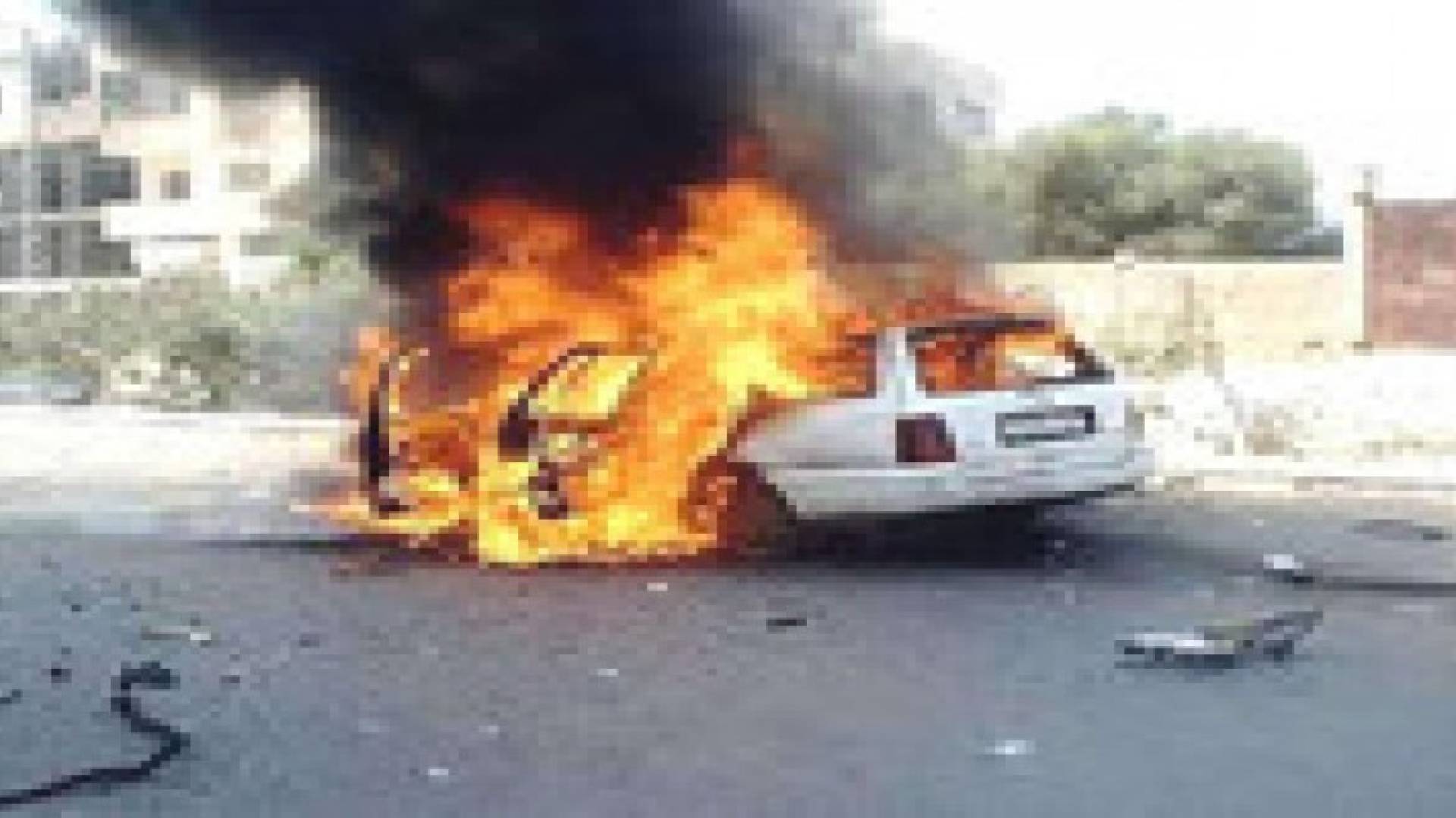 مجهولون يحرقون سيارة قيادي من "فتح" في غزة