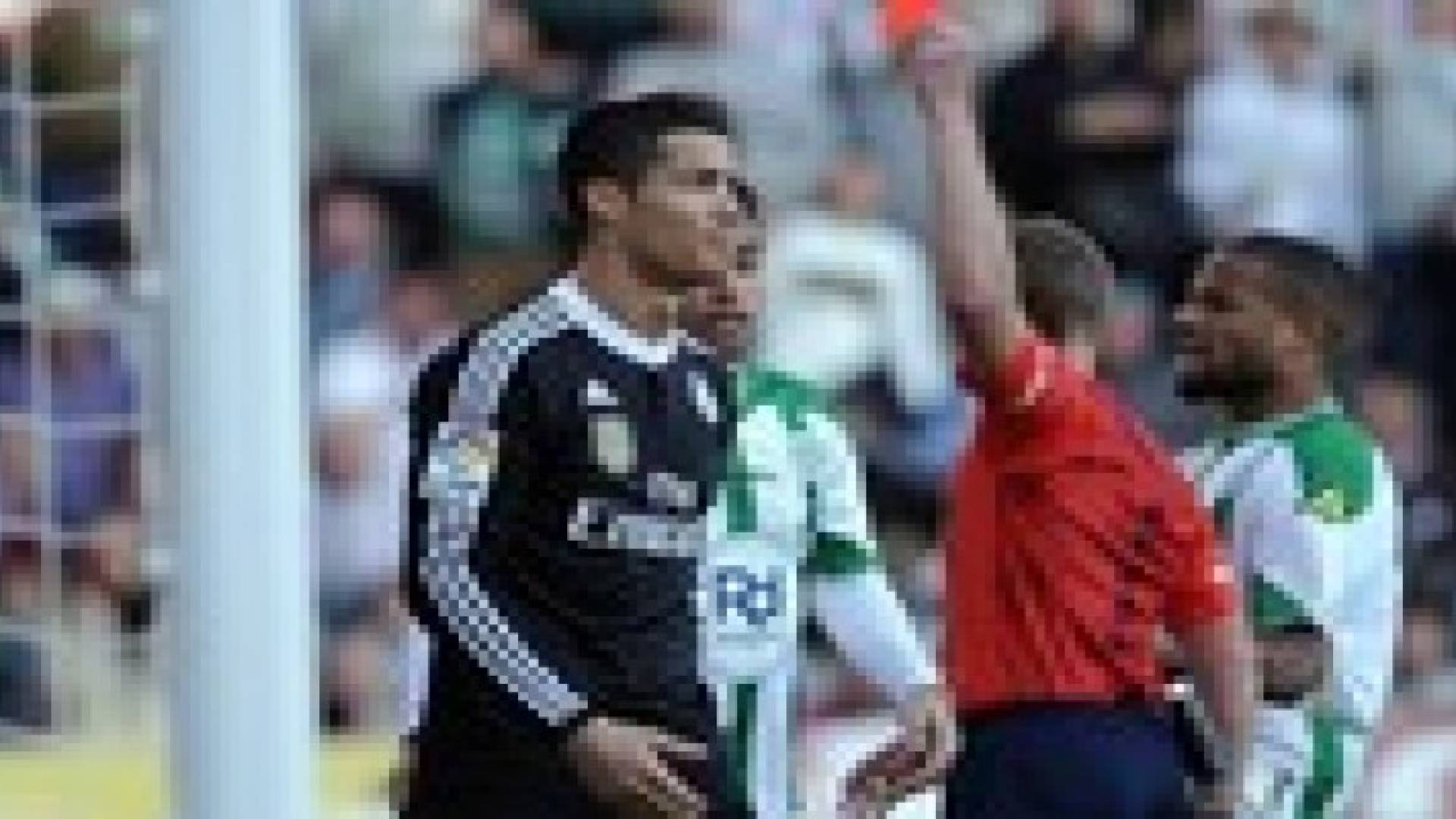 ايقاف رونالدو لمباراتين فقط بعد طرده امام قرطبة