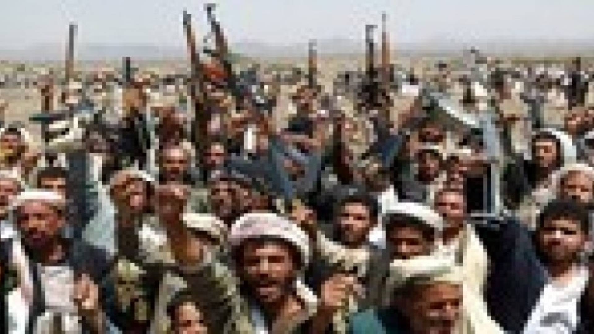 مسلحو الحوثي يفرقون بالرصاص تظاهرة رافضة لهم بصنعاء