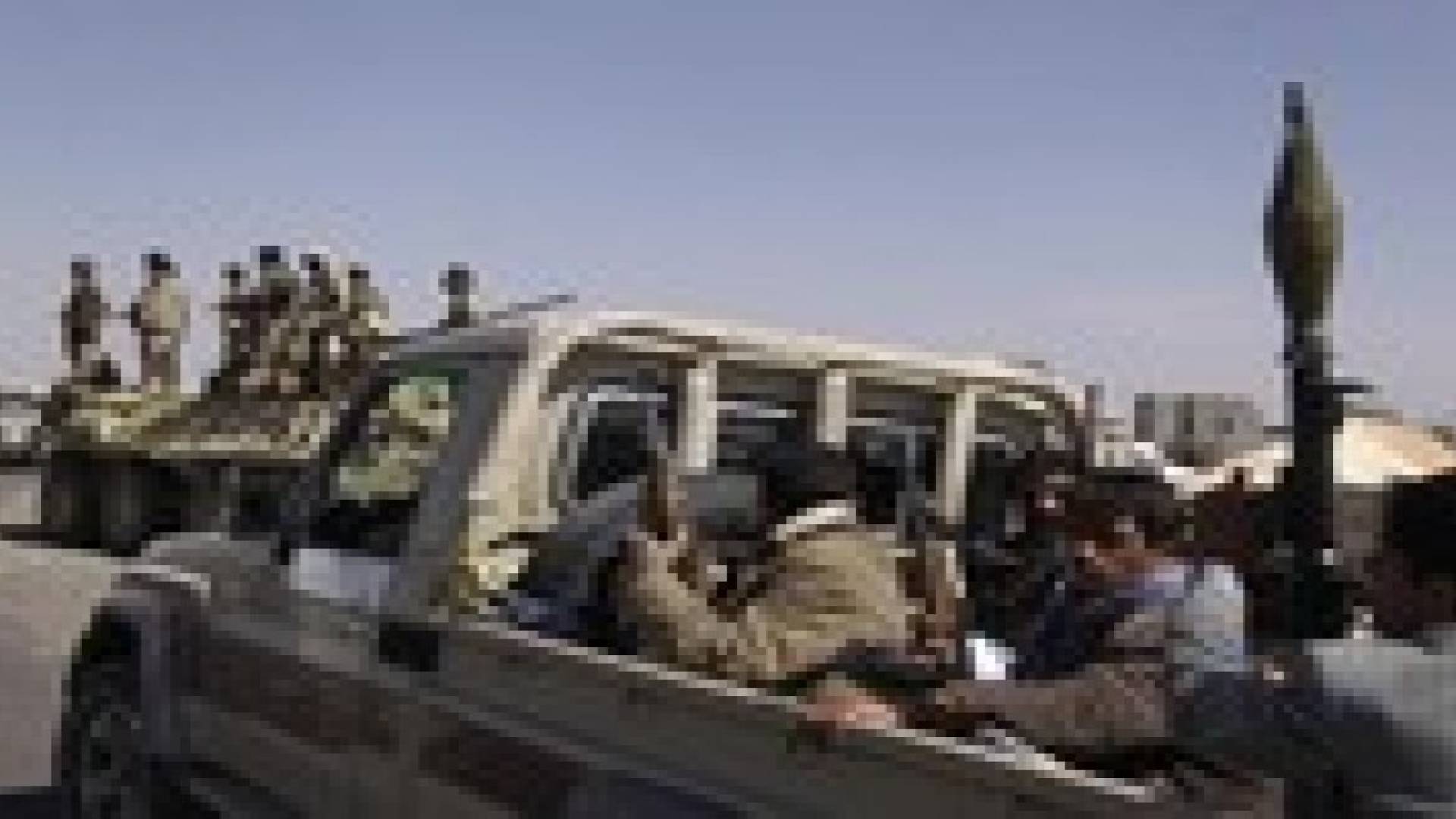 مقتل 6 أشخاص بينهم ضابط وجنديان في اشتباكات مع الحوثيين غربي اليمن