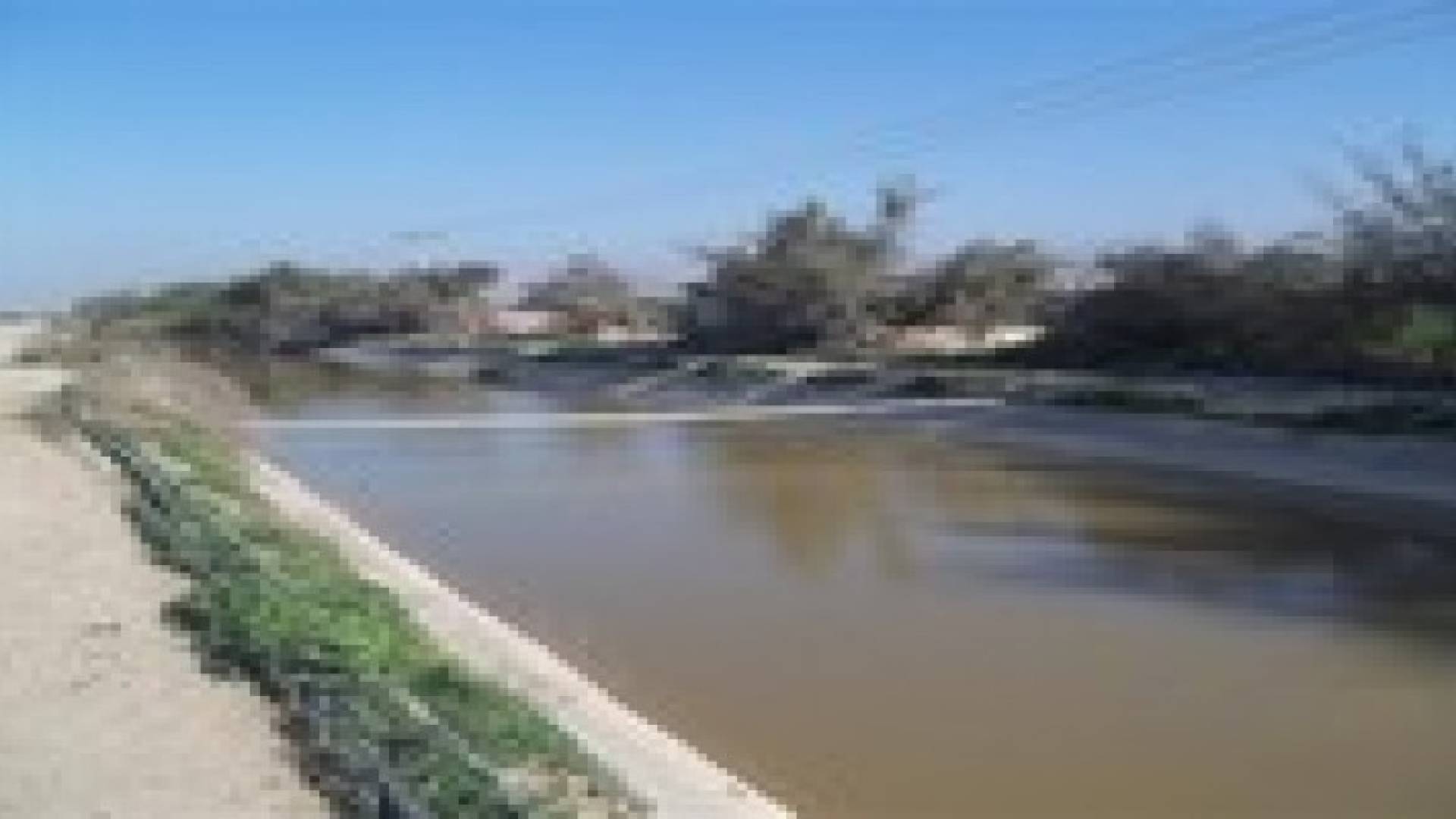 انتهاء أعمال تنظيف قناة الملك عبدالله في مشروع الـ 14.5 كم .. صور