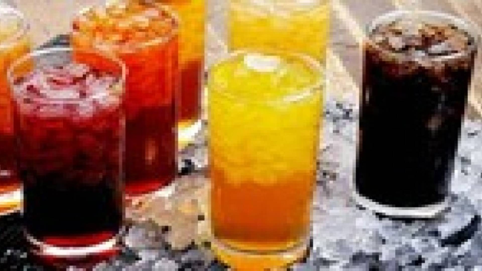 المشروبات المحلاة تؤثر على صحة المراهقات