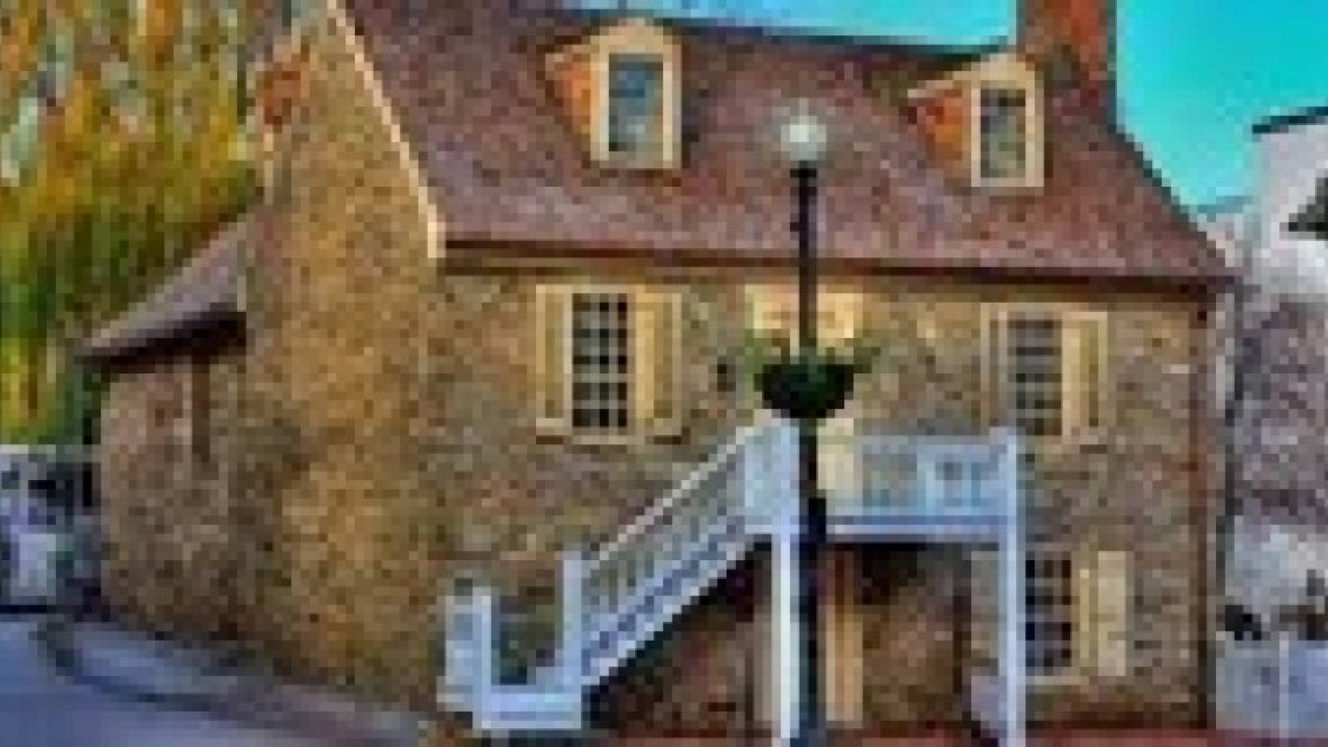 اكتشاف رسالة موجهة للبشرية بجدار منزل منذ عام 1907