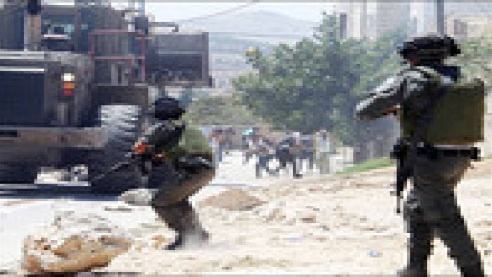 إصابة فلسطينيين اثنين في مواجهات خلال اقتحام قوات إسرائيلية مخيم قلنديا