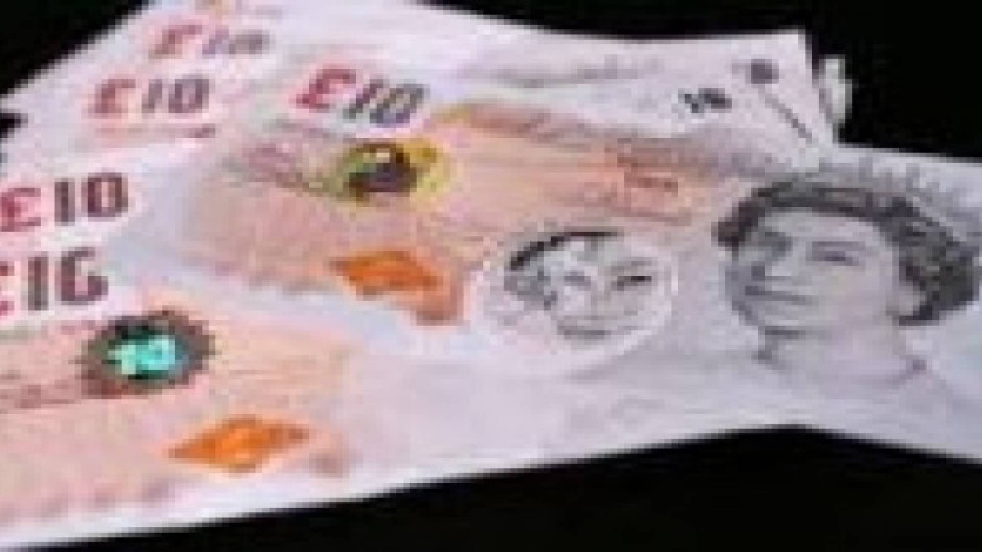 متقاعد مطالب بضريبة بقيمة 4.7 مليار جنيه