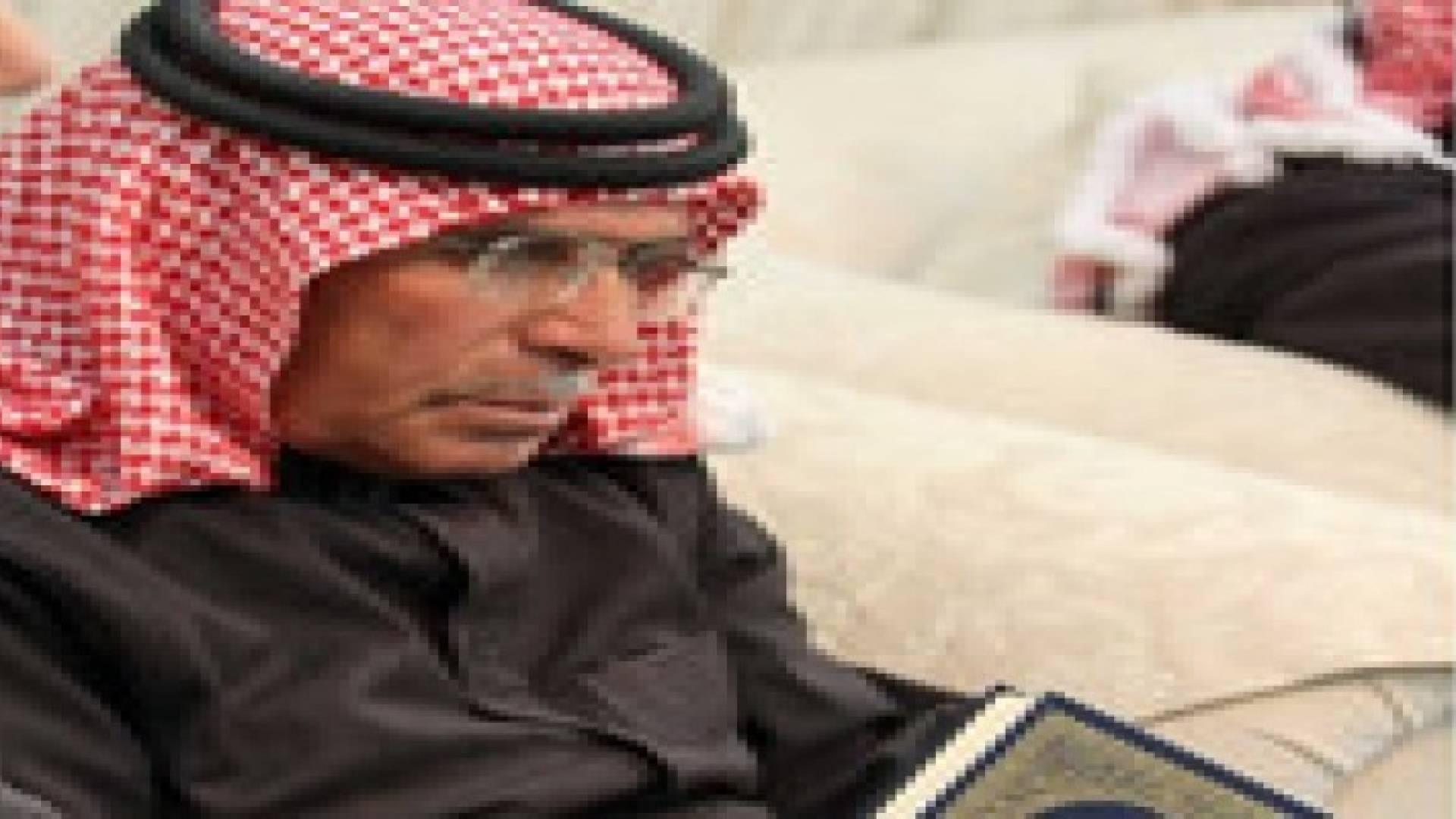 والد الشهيد الكساسبة يناشد ابناء الكرك بأن يستقبلوا جميع المعزين