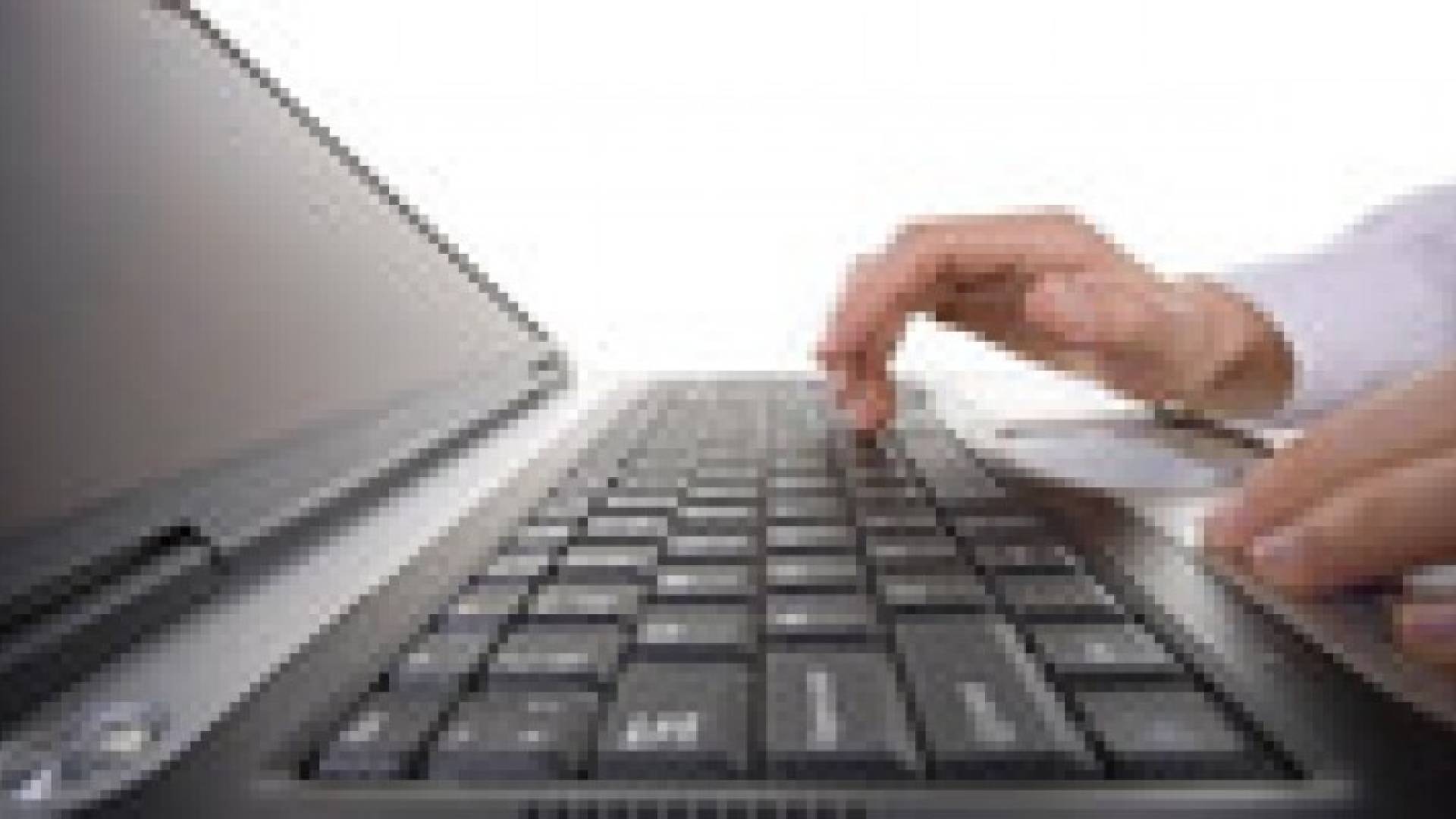 صيني يبتر رسغ إحدى يديه بسبب إدمانه الإنترنت