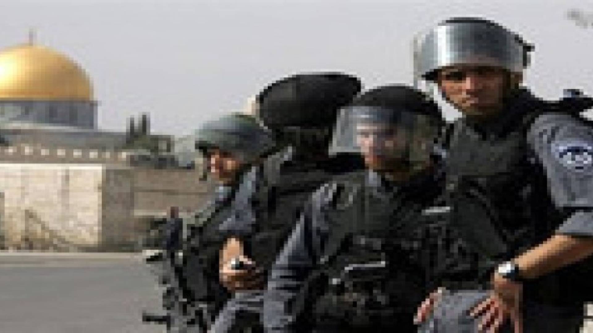 شرطة الاحتلال تمنع نائب رئيس الكنيست من دخول الأقصى