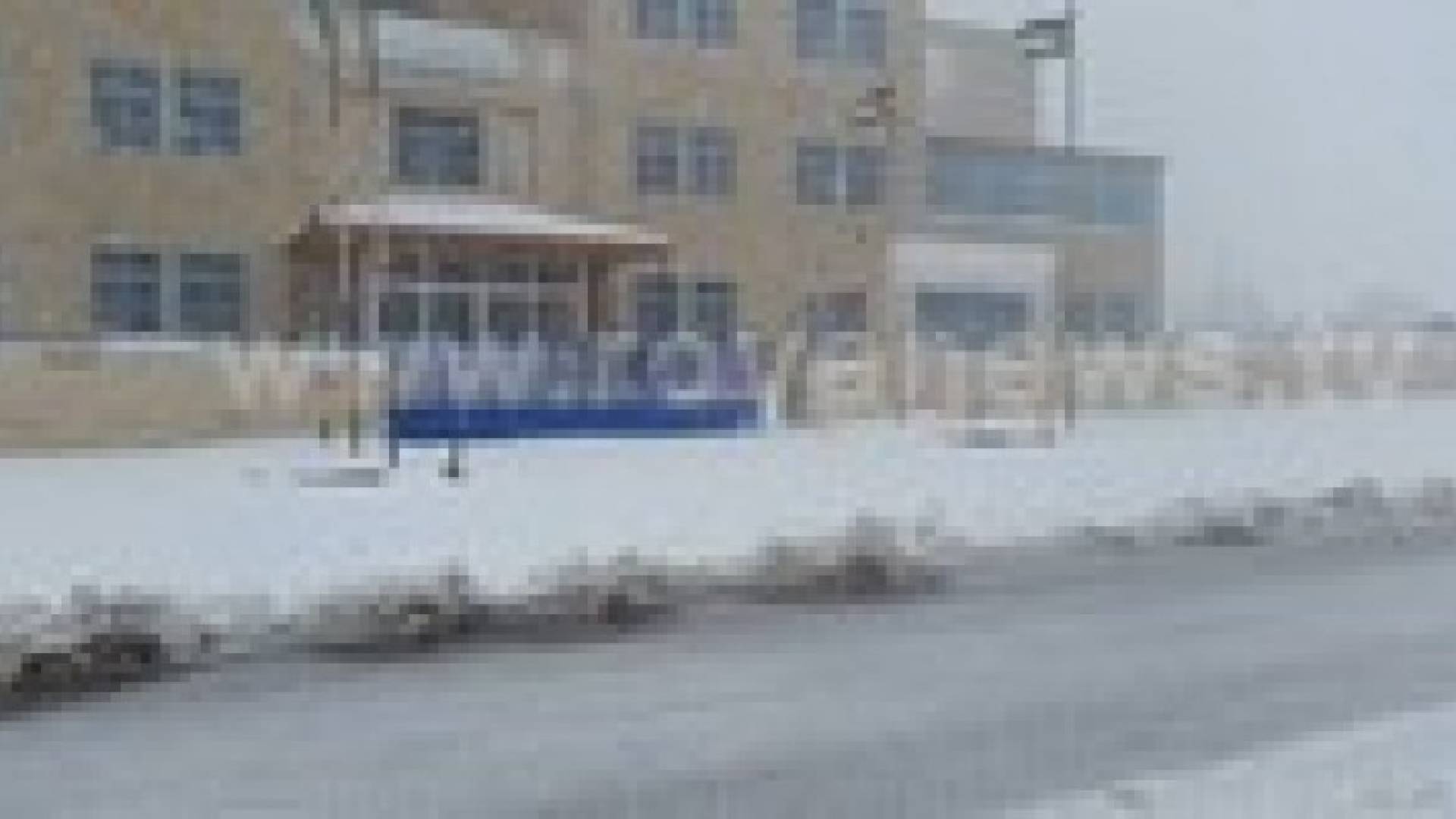 "العمل" تدعو القطاع الخاص لدفع أجر إضافي للعاملين خلال المنخفض الجوي