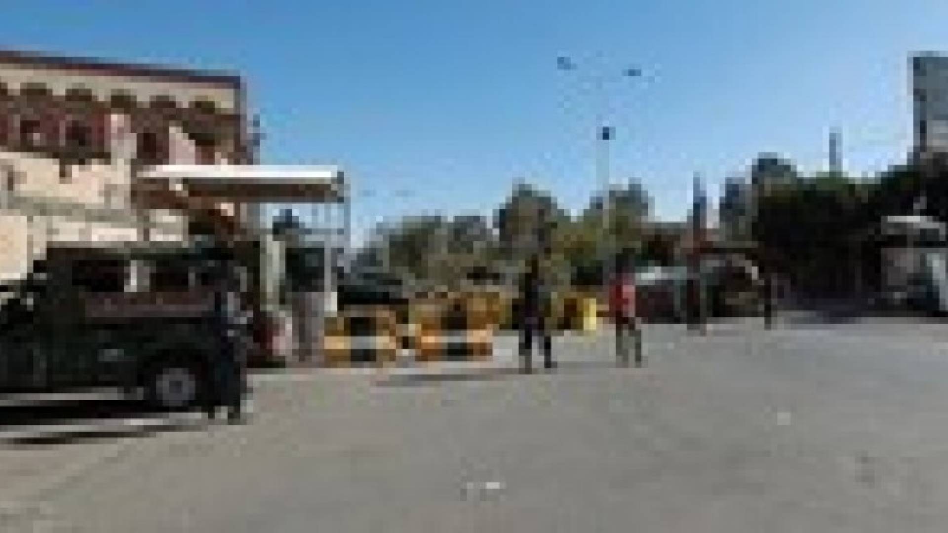 اليمن..الحوثيون يستولون على سيارات السفارة الأميركية