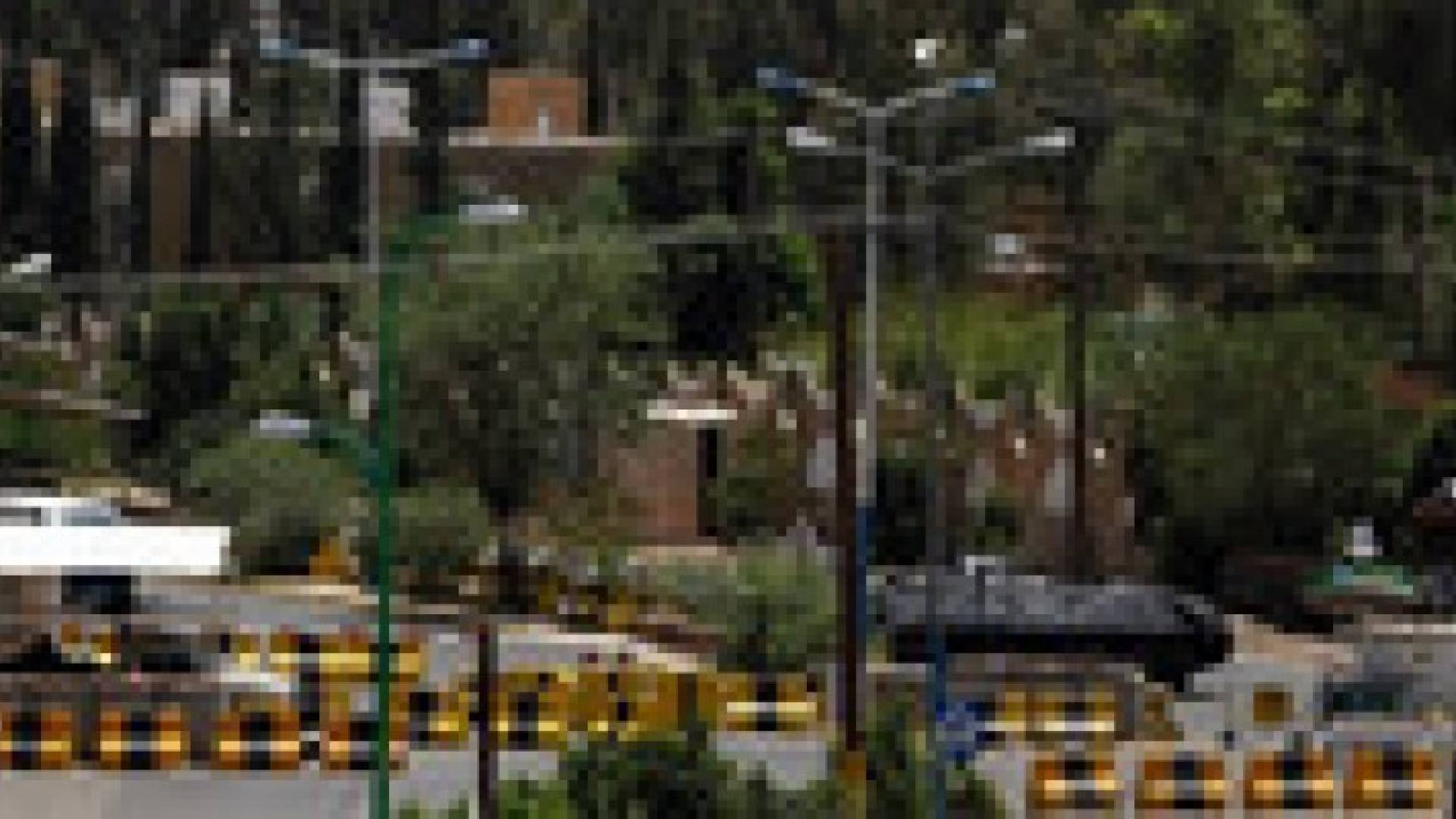 عناصر المارينز دمروا أسلحتهم قبل مغادرة اليمن