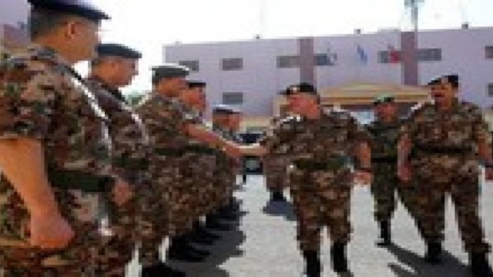 الملك يزور القيادة العامة للقوات المسلحة