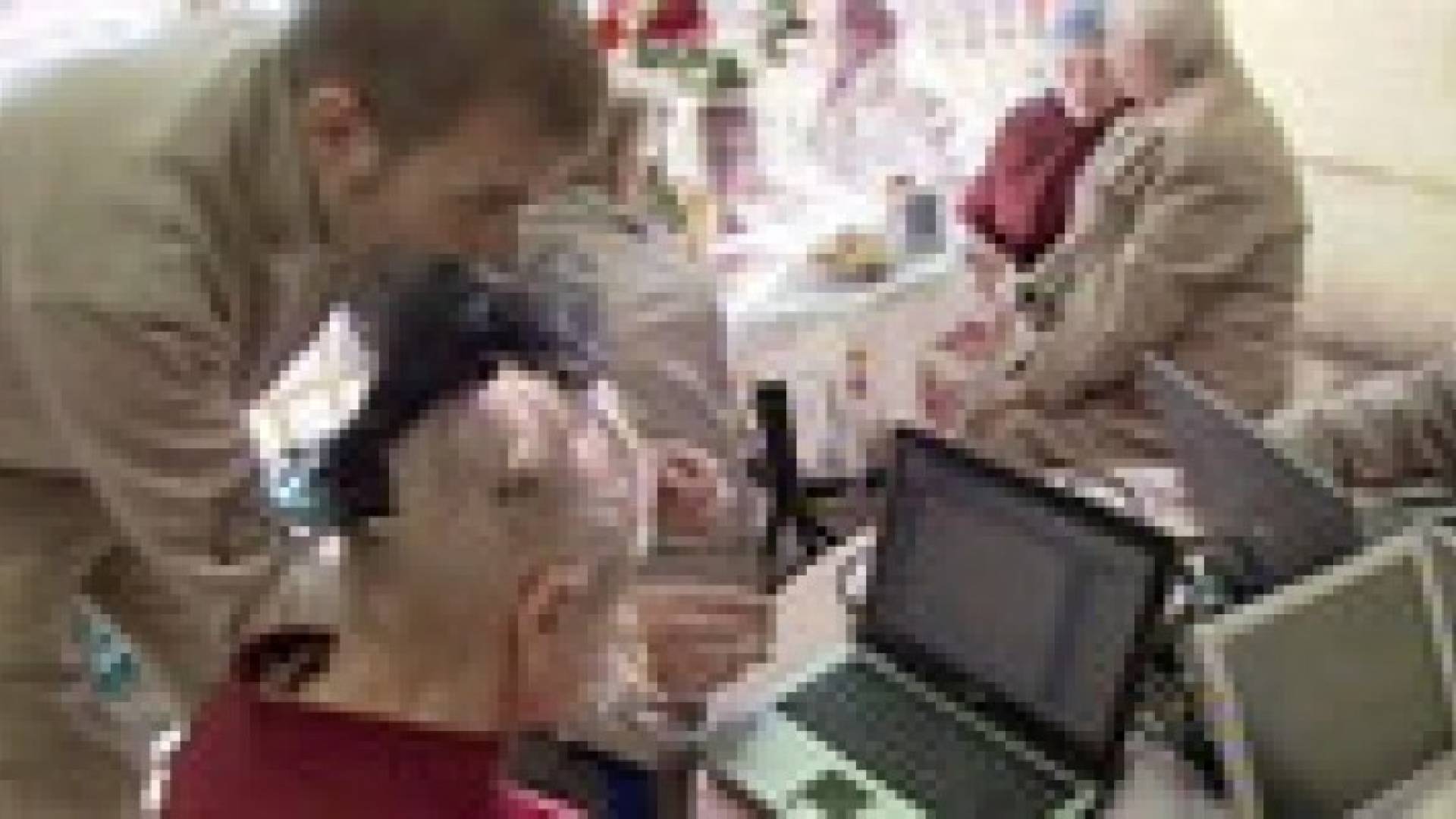 تسعينية روسية تتعلم الكومبيوتر