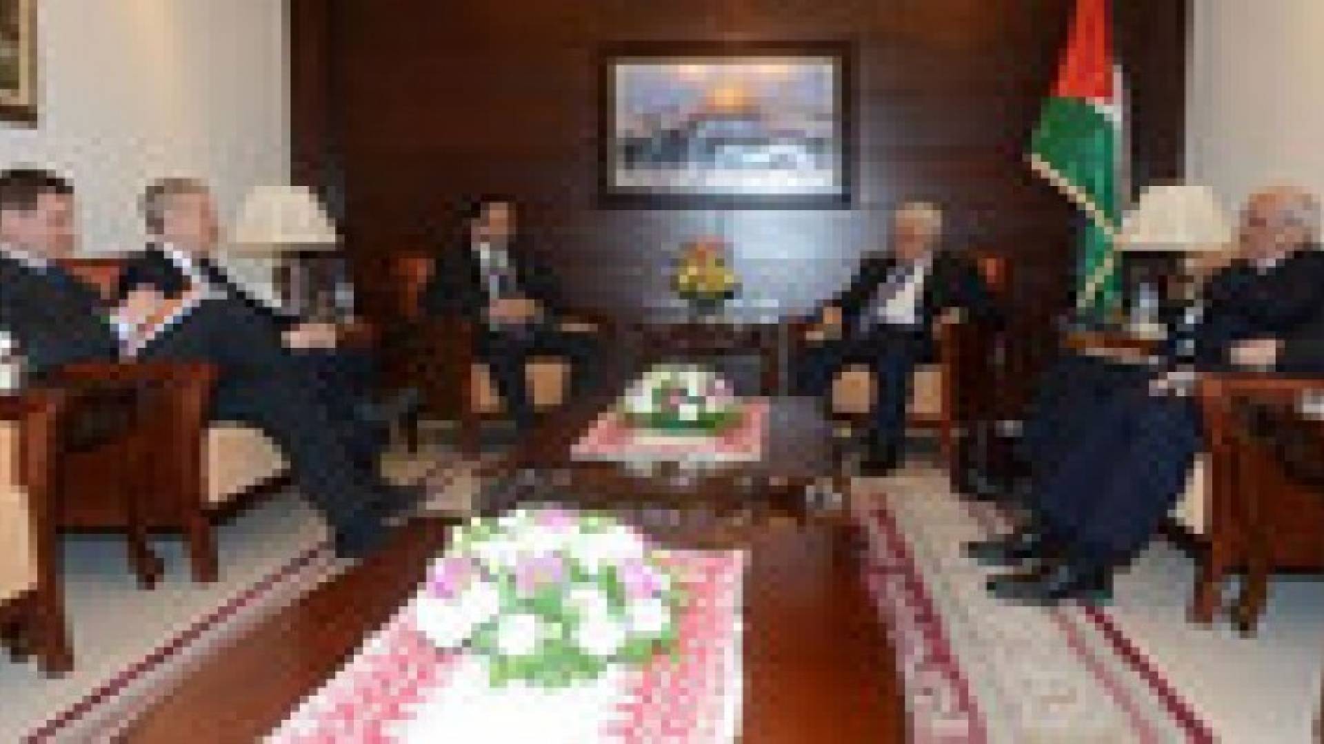 محمود عباس يستقبل عضو مجلس الأمن القومي الأميركي فيليب غوردون