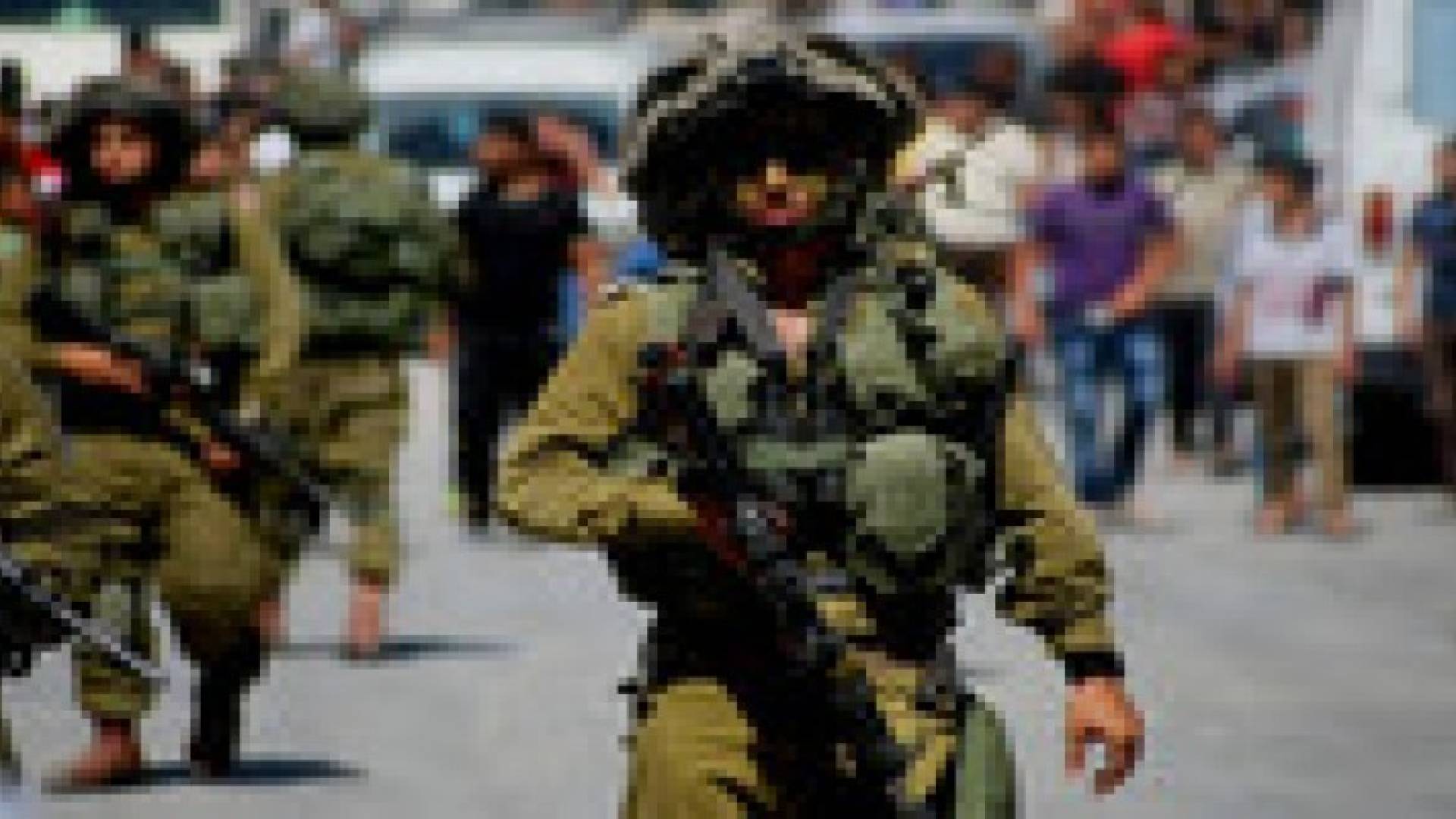 اقتحام قرية في طولكرم ومصادرة أجهزة تسجيل