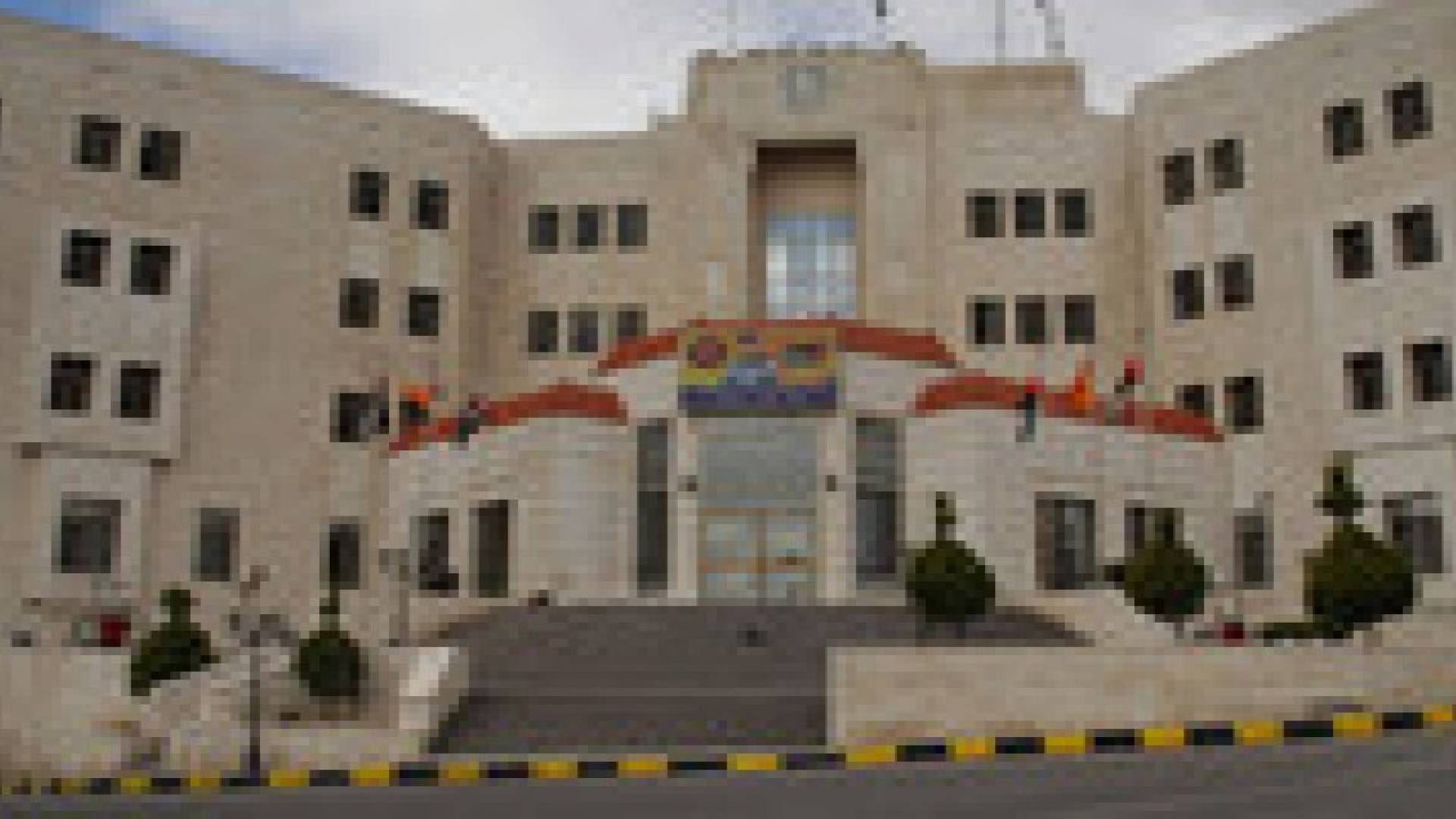 المدني: 291 كلى و 179 ولادة ويخلي 1622 محاصرا