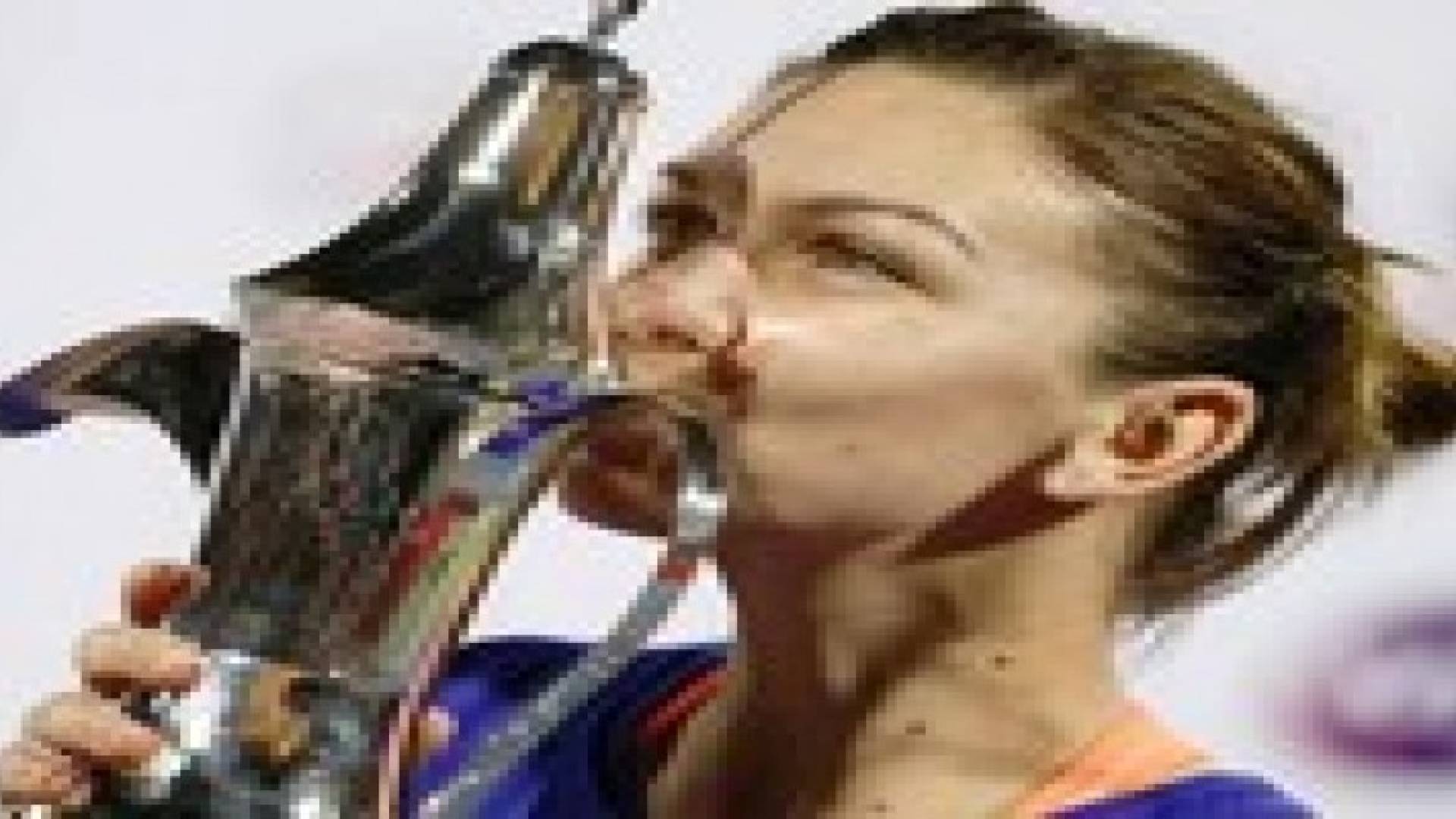 سيمونا هاليب تتوج بلقب بطولة دبي