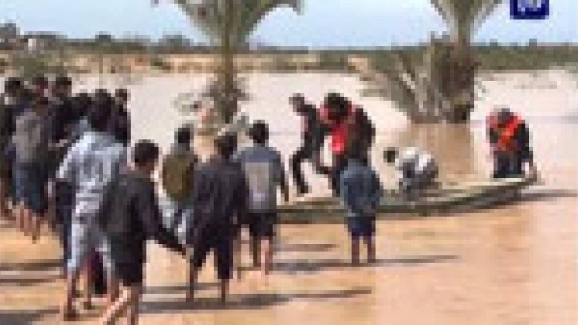 الاحتلال يغرق عشرات المنازل بمياه القنوات والسدود