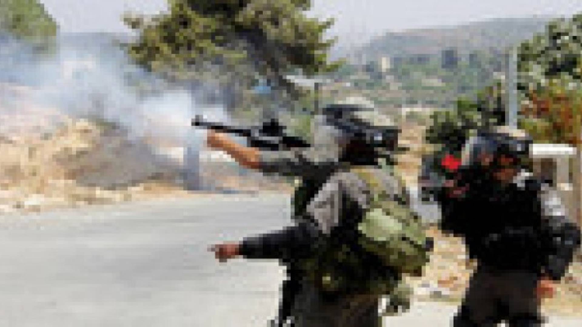 الاحتلال يطلق الغاز السام على مدرسة بالقدس