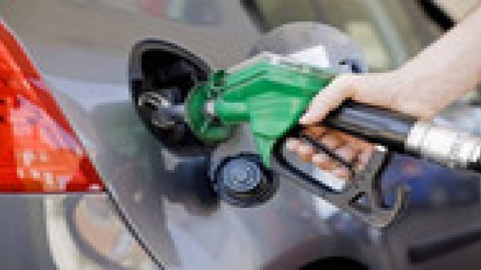 الحكومة ترفع اسعار المشتقات النفطية..تفاصيل