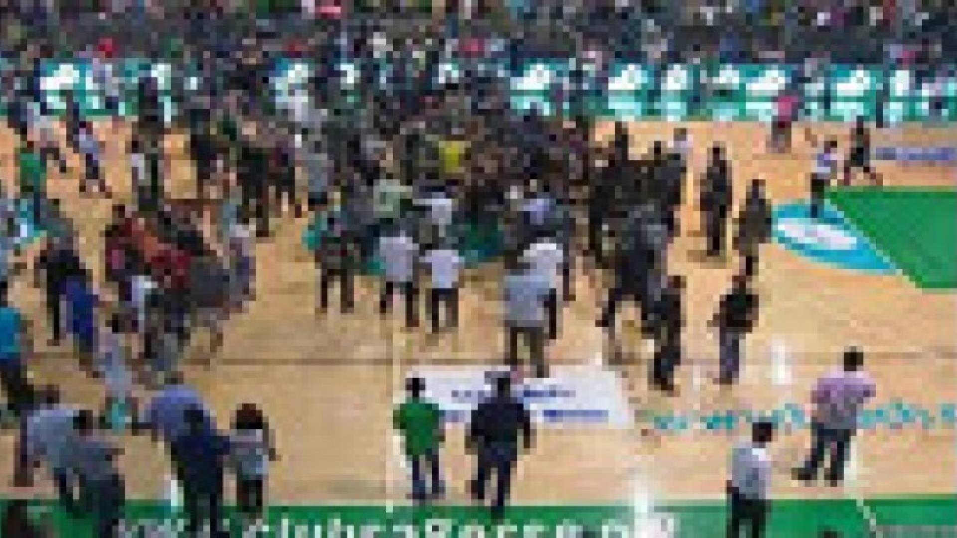 بالفيديو..جولة ملاكمة في مباراة كرة سلة بالدوري اللبناني