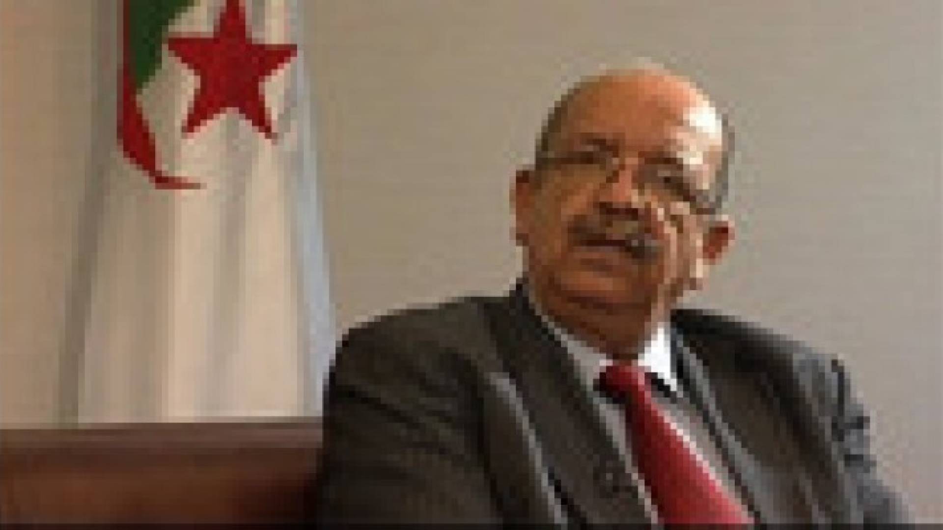 الجزائر استقبلت 200 شخصية ليبية "سرا"