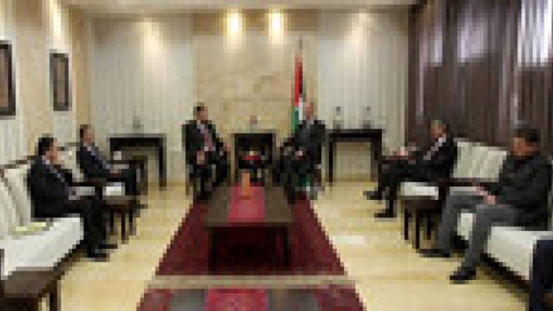 رئيس الوزراء الفلسطيني يلتقي النائب السعود في رام الله