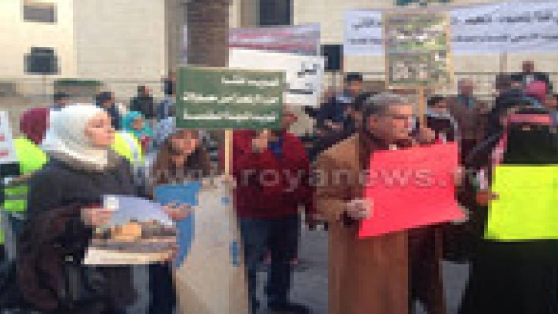 اعتصام رسمي وشعبي تضامنا مع قرية "لفتا" المقدسية .. صور