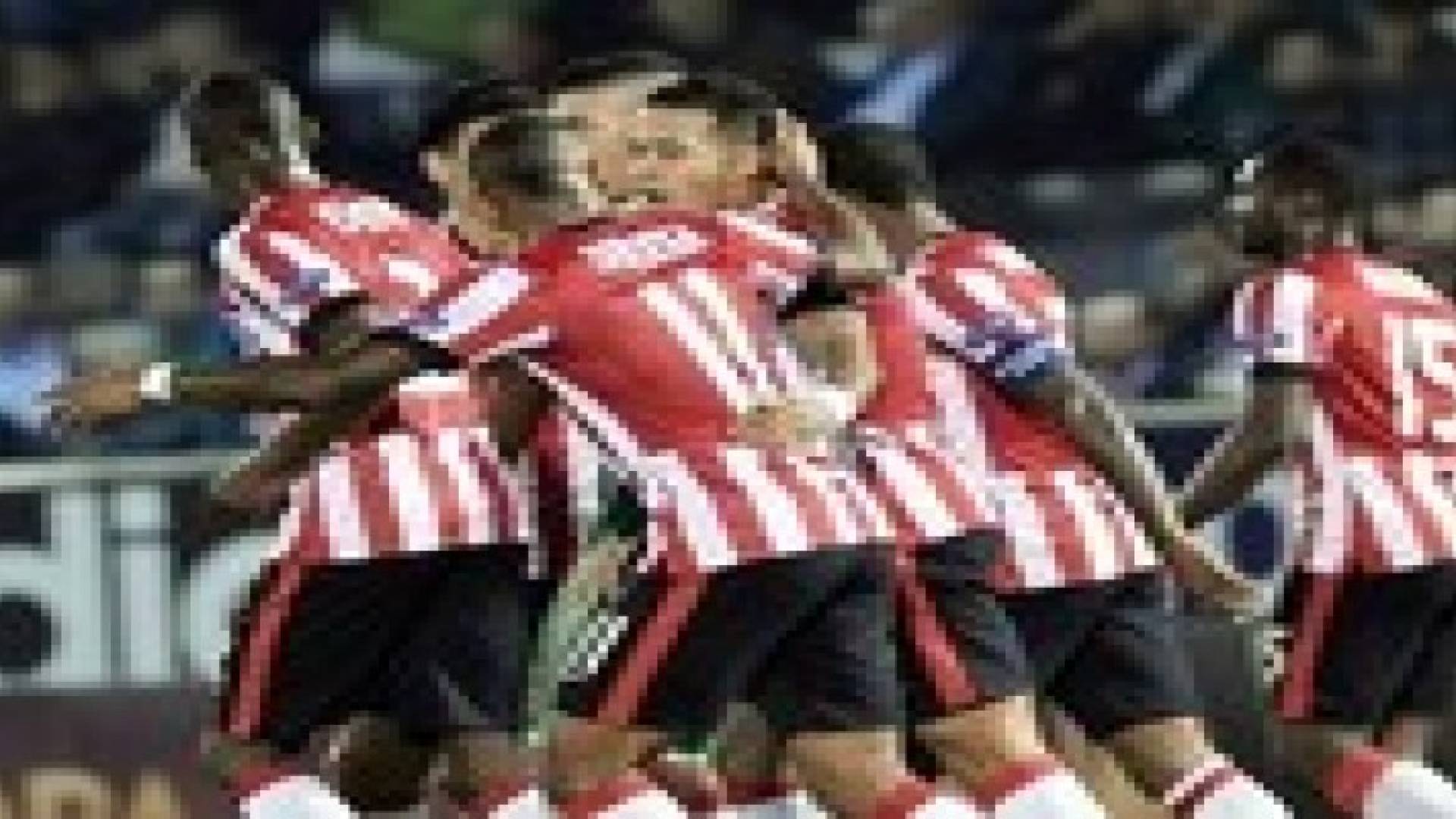 إيندهوفن يعزز صدارته