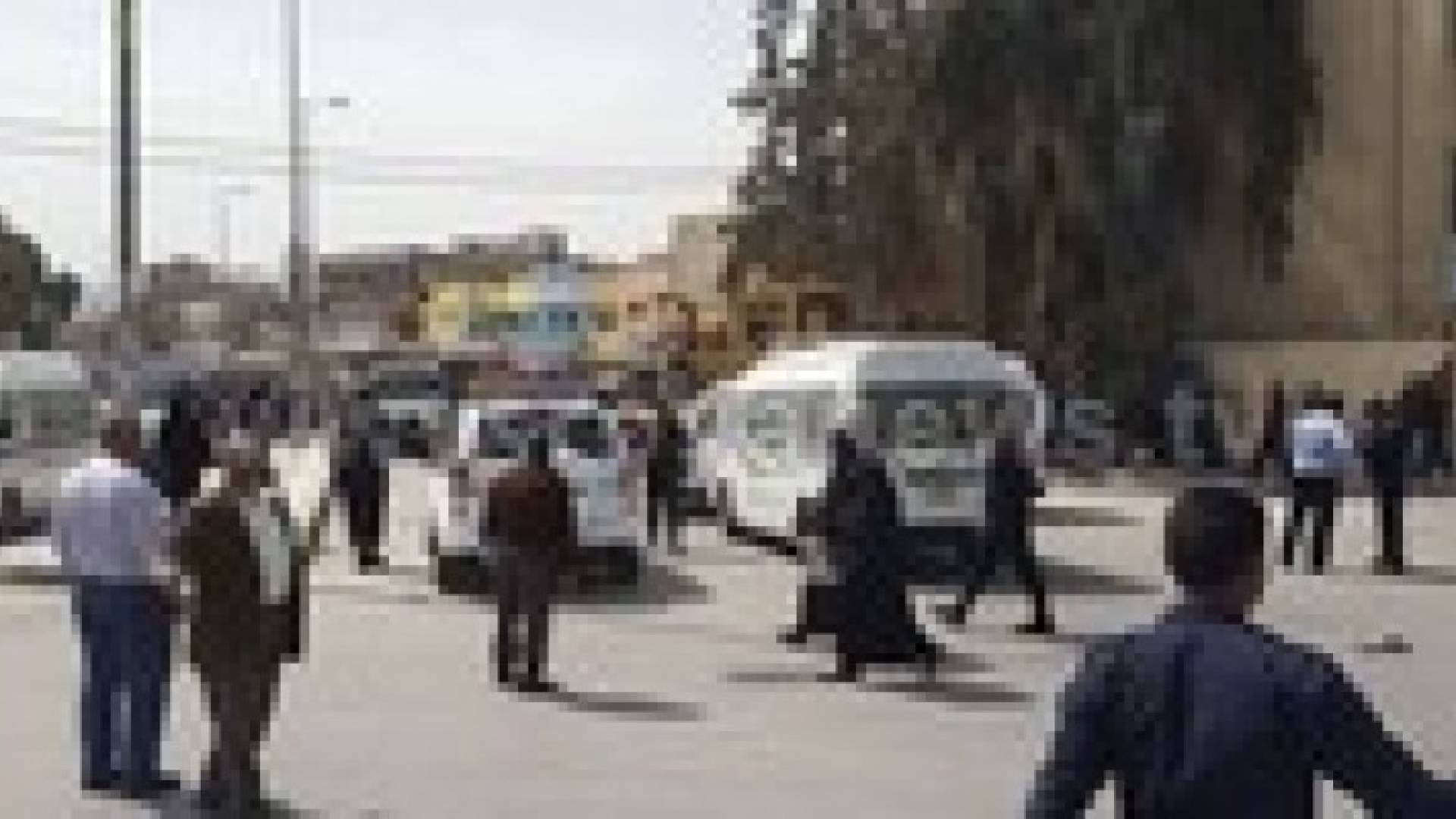 بالفيديو: الأمن يفرق ويعتقل أصحاب بسطات في " البقعة"