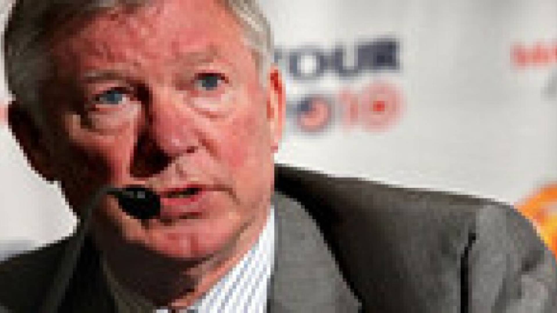 فيرجسون يدافع عن فان غال