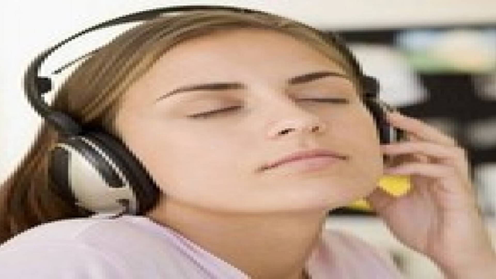 سماعات الرأس يمكن أن تضر بالسمع