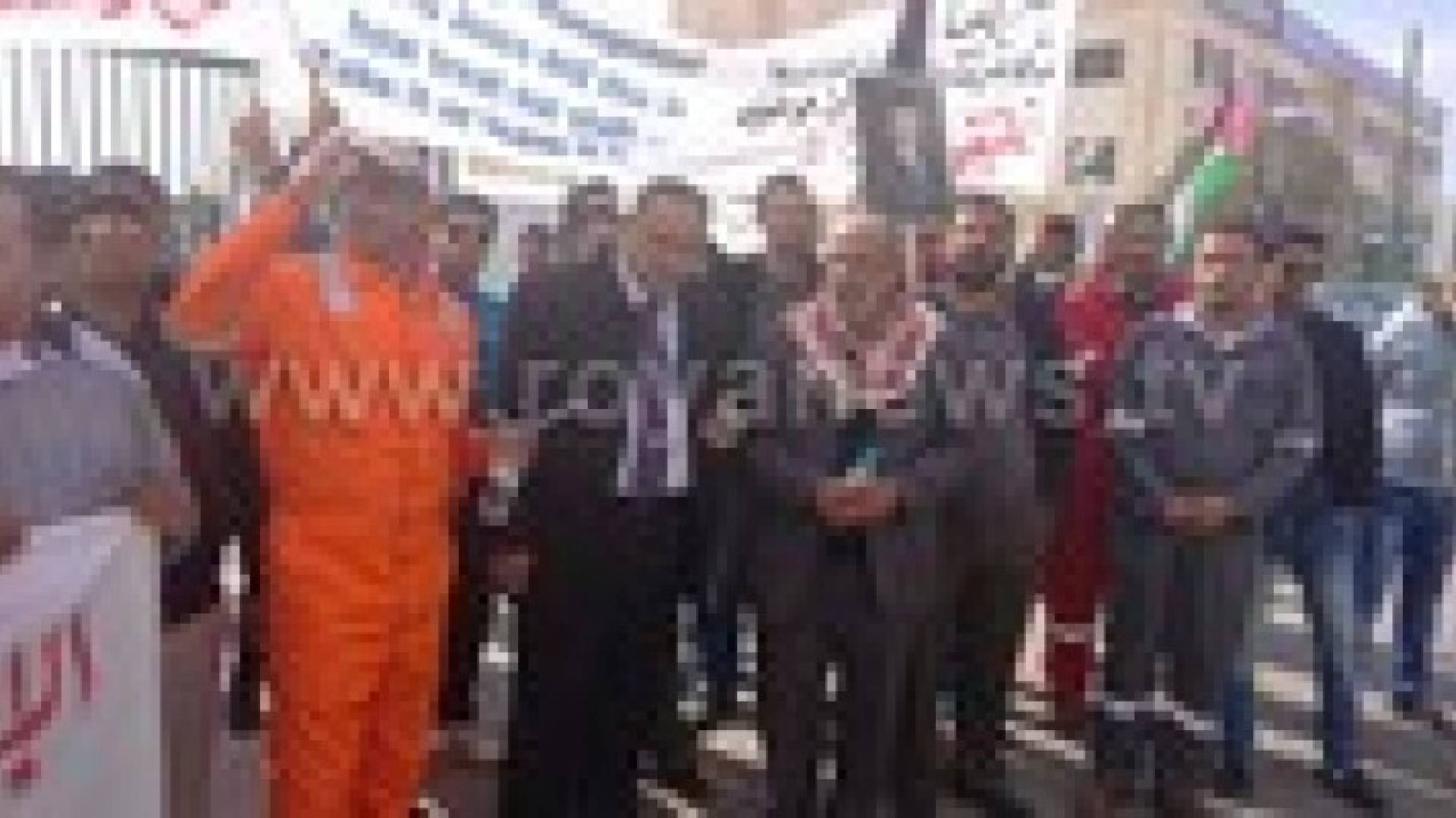 شركة الأردن للصخر الزيتي تفصل 83 عاملا والموظفون يعتصمون ..صور