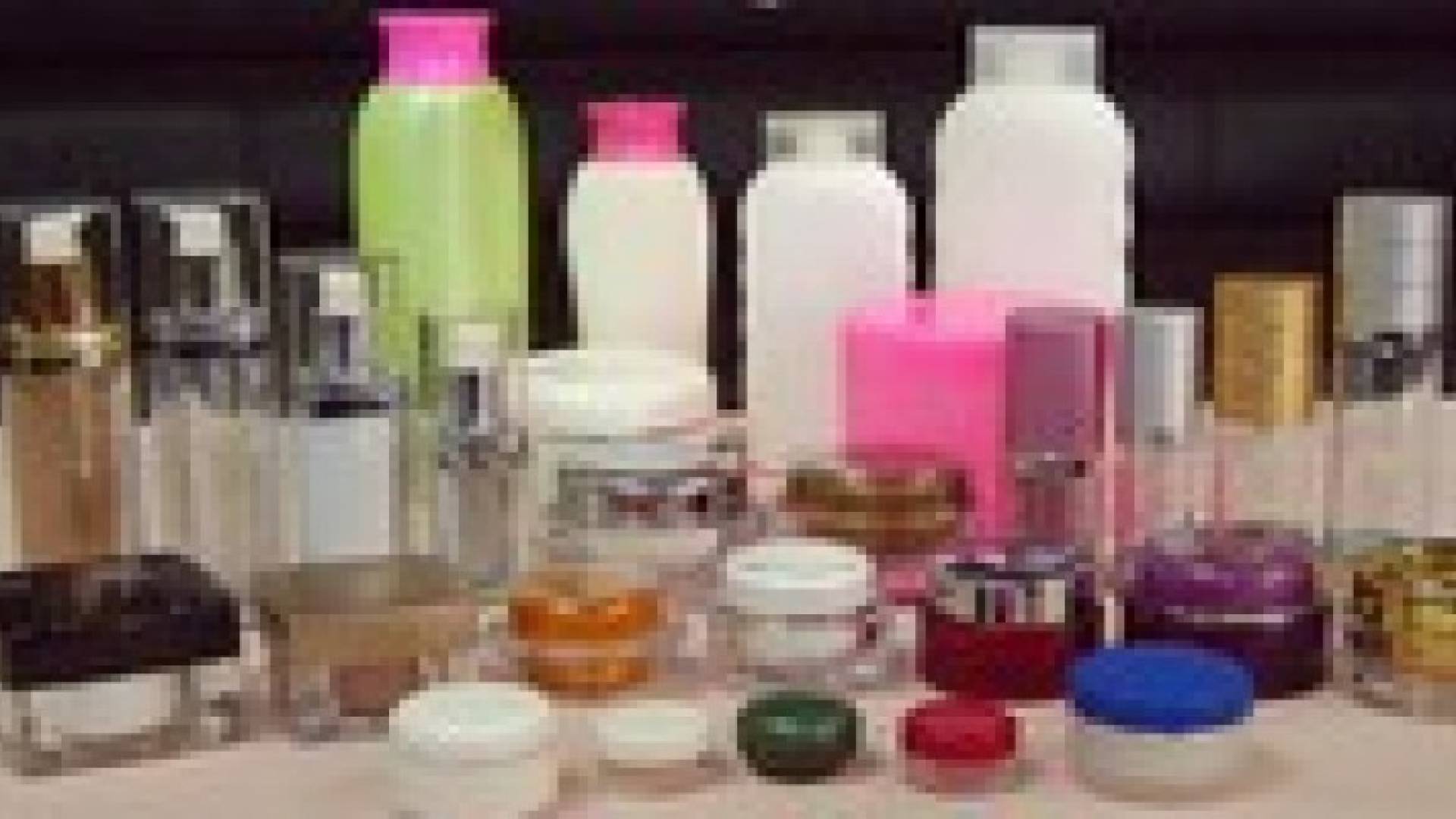 ضبط مواد كيماوية ومستحضرات طبية مهربة ومقلدة