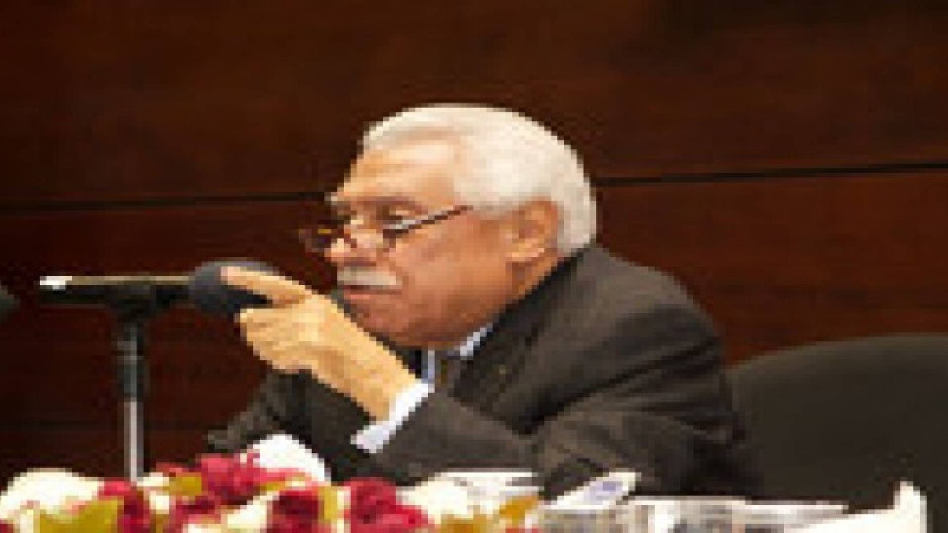 الأمانة : تطبيق الاجراءات القانونية للحد من الاستخدام المخالف للارصفة