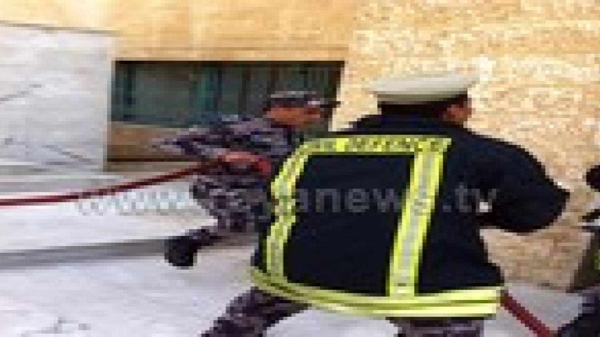 تماس كهربائي يسبب حريق في جامعة فيلادلفيا .. صور