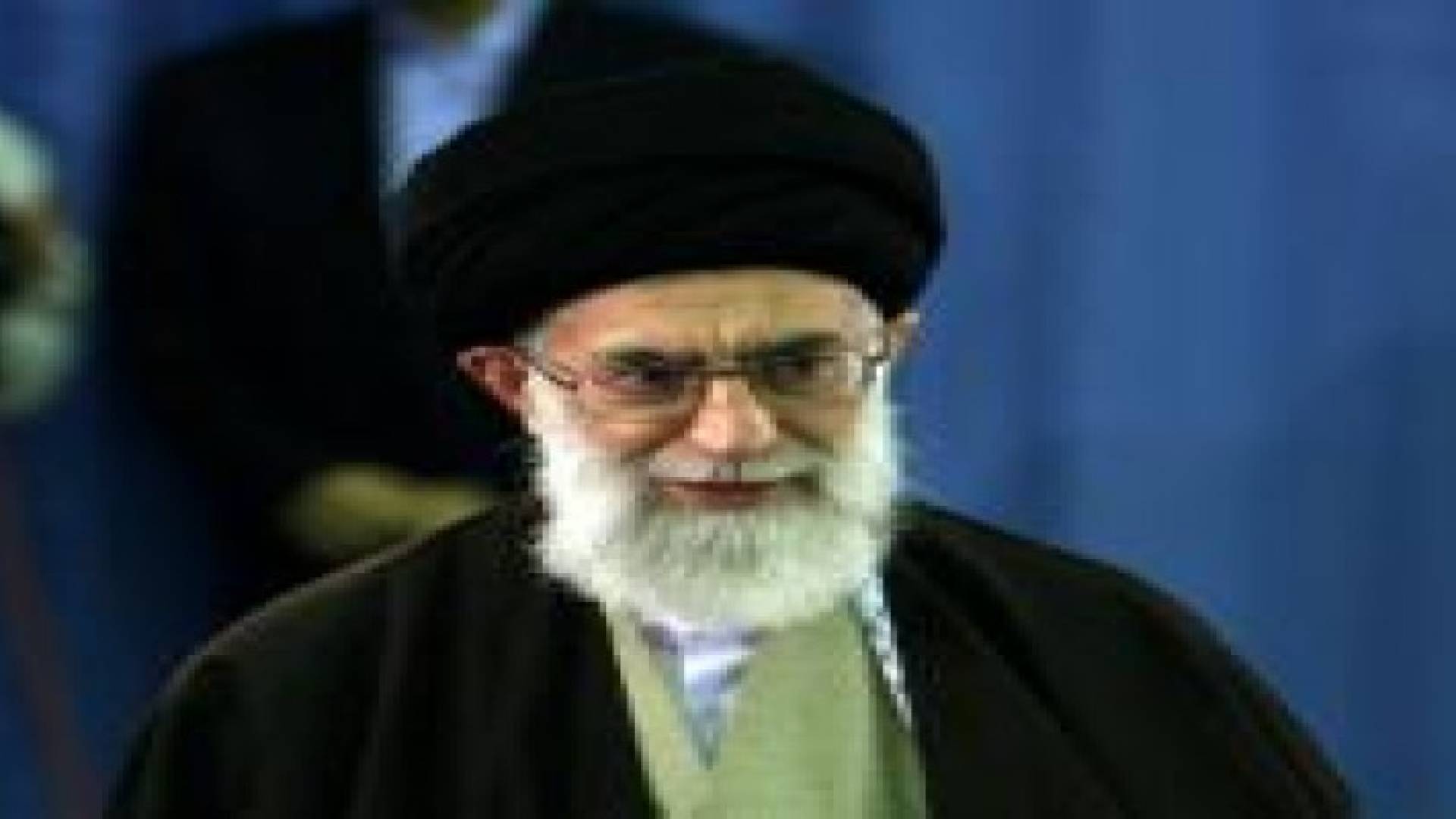 كاتب إيراني لخامنئي: لا تضحي بـ70 مليون من أجل غرورك