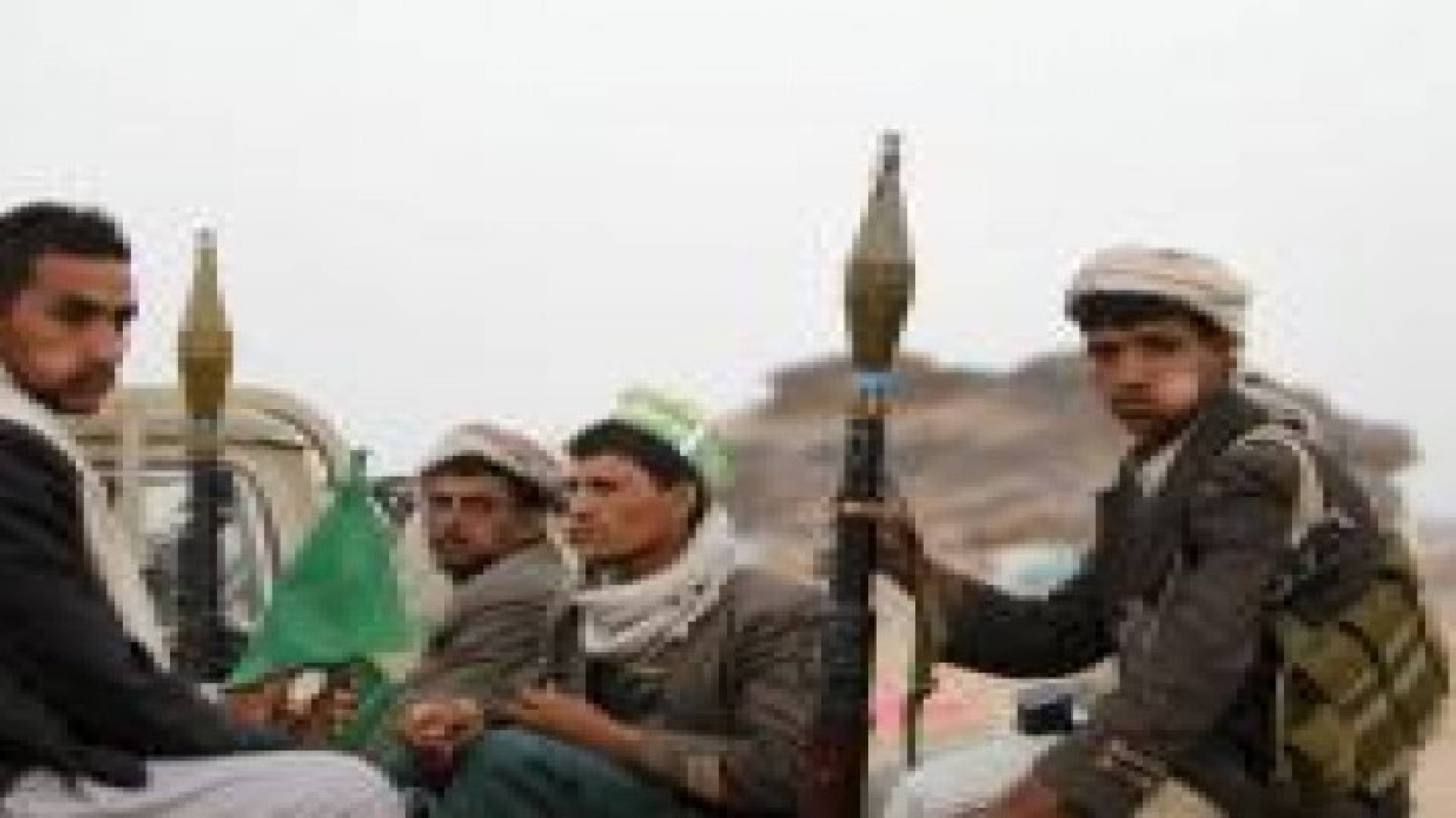 كتيبة عسكرية موالية لصالح والحوثيين تسيطر على مطار عدن