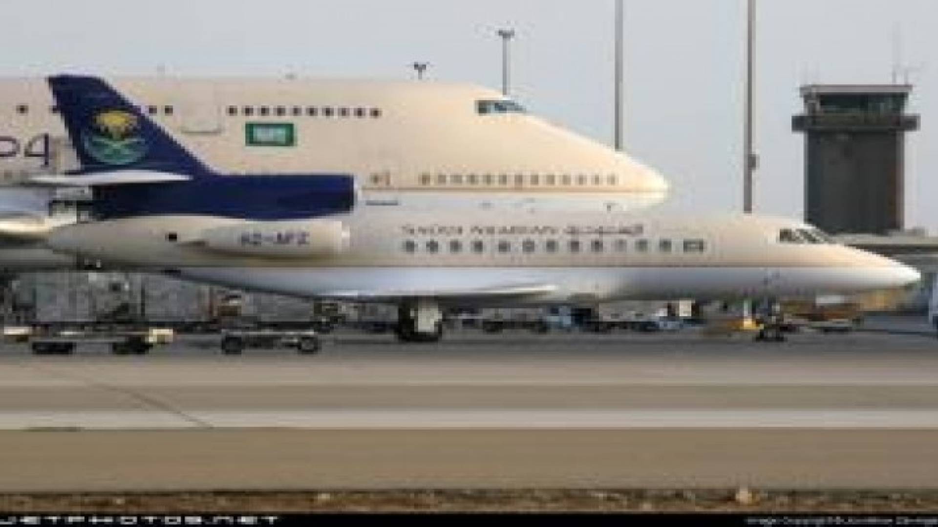 السعودية توقف حركة الطيران المدني "مؤقتا" في 6 مطارات