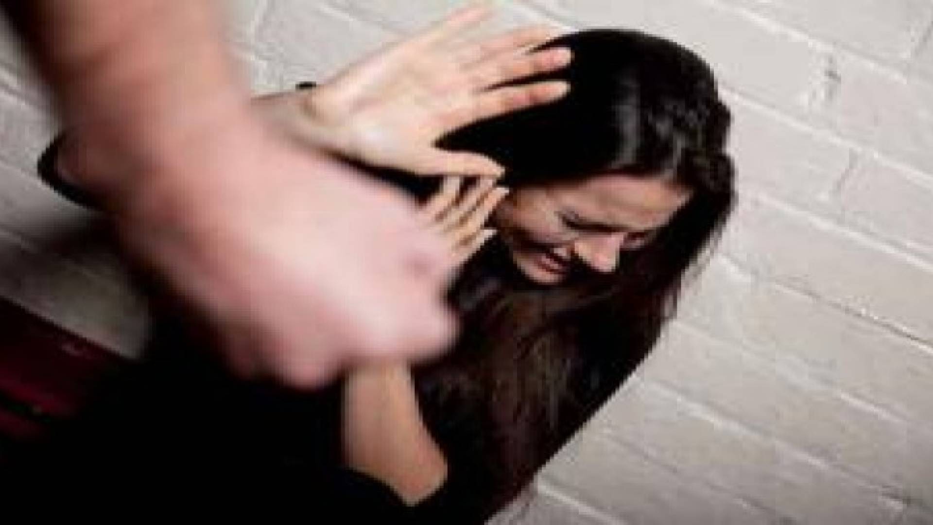 تفاصيل اغتصاب مراهقة وبيعها بـ 200 دينار في عمان