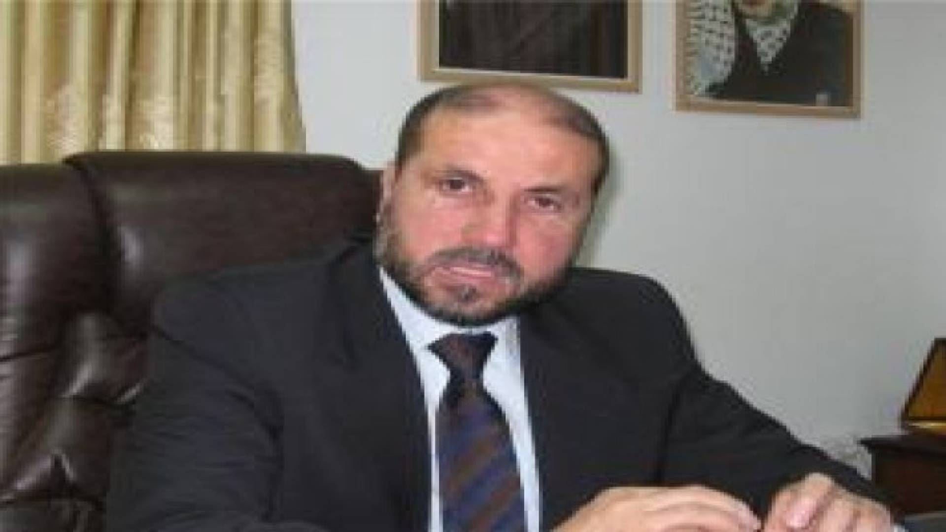 مستشار عباس يدعو الأمة العربية لضرب "غزة" أسوة باليمن