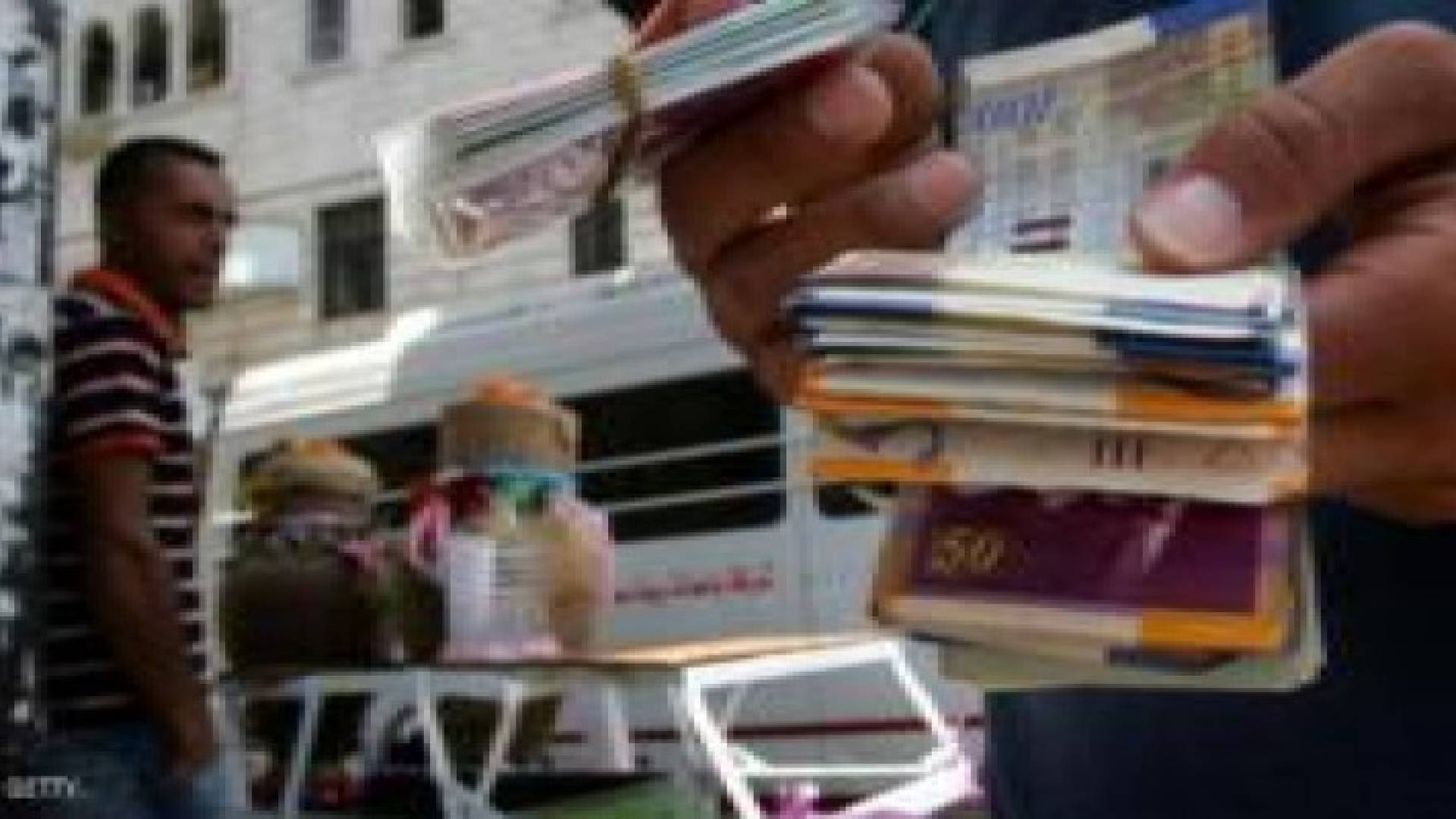الاحتلال يقرر الافراج عن اموال الضرائب التي تجمعها للسلطة الفلسطينية