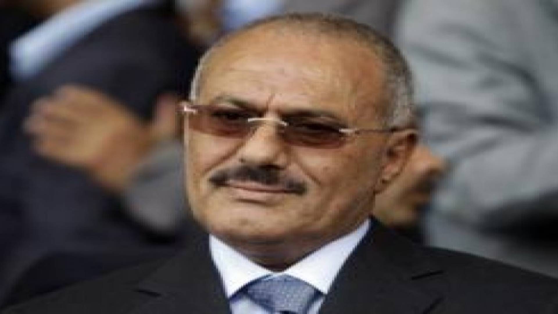 علي صالح يناشد لوقف القصف ويدفع بألويته إلى عدن