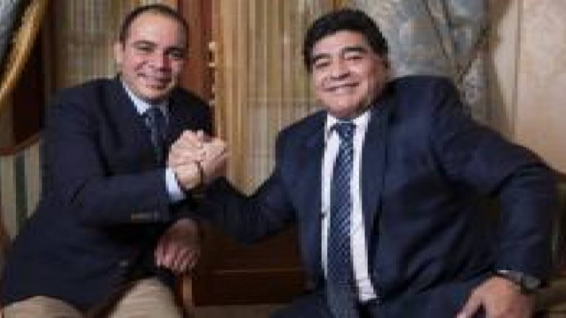 مارادونا يعلن دعمه للأمير علي بن الحسين في انتخابات الفيفا المقبلة