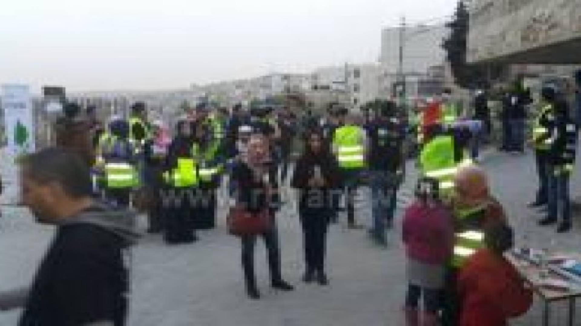 العاصمة عمان تشارك في "ساعة الارض 2015".. صور