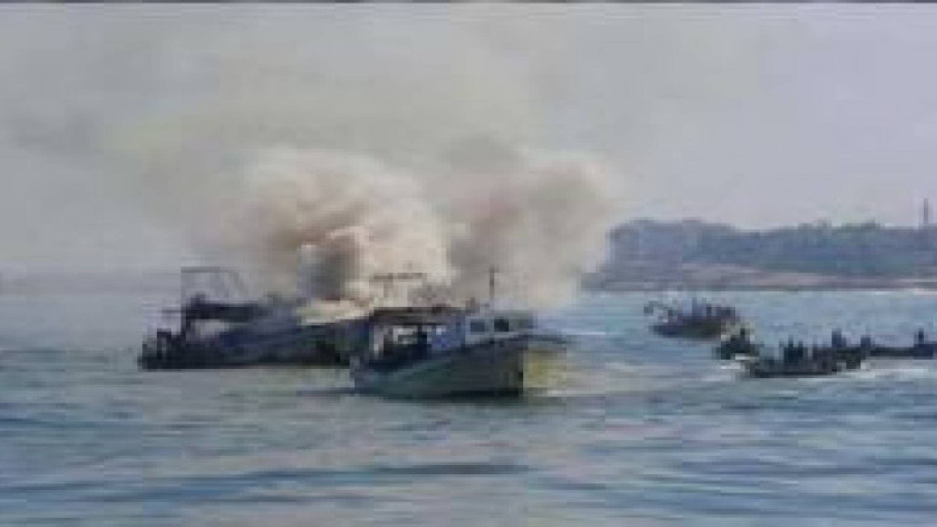 بحرية الاحتلال تواصل استهدافها للصيادين قبالة بحر غزة