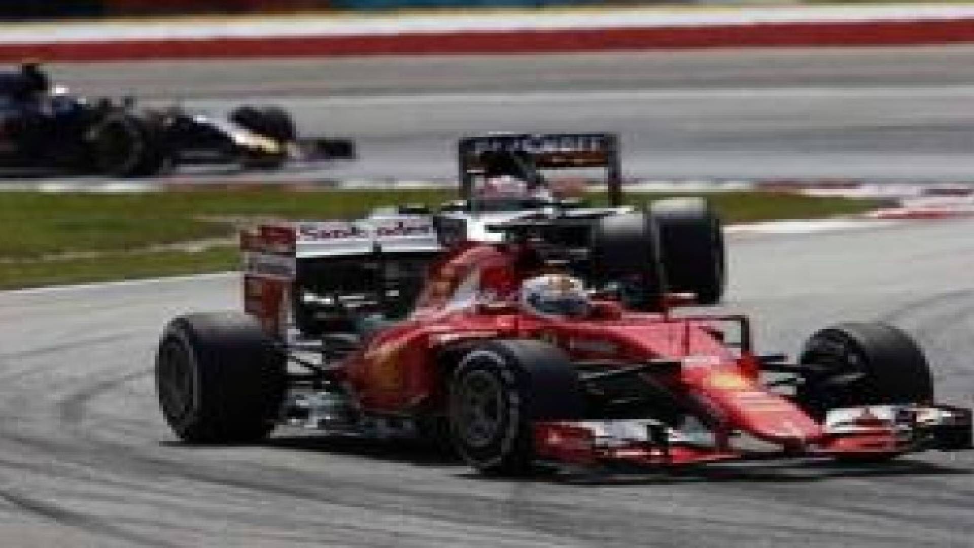 سيباستيان فيتيل يعيد الانتصارات إلى فيراري في سباق ماليزيا