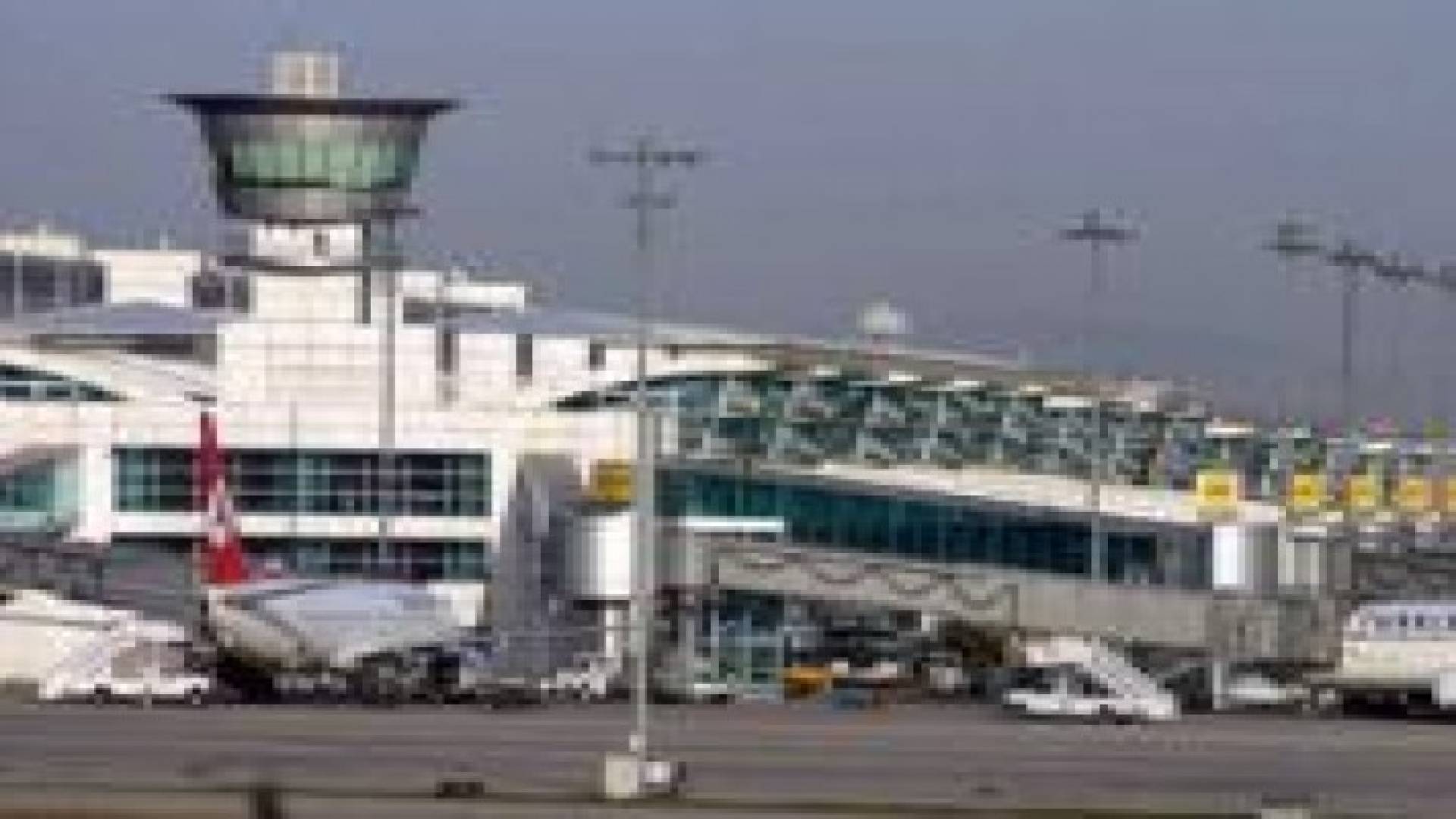 انقطاع للكهرباء بجميع أنحاء تركيا و توقف حركة المطارات و المترو