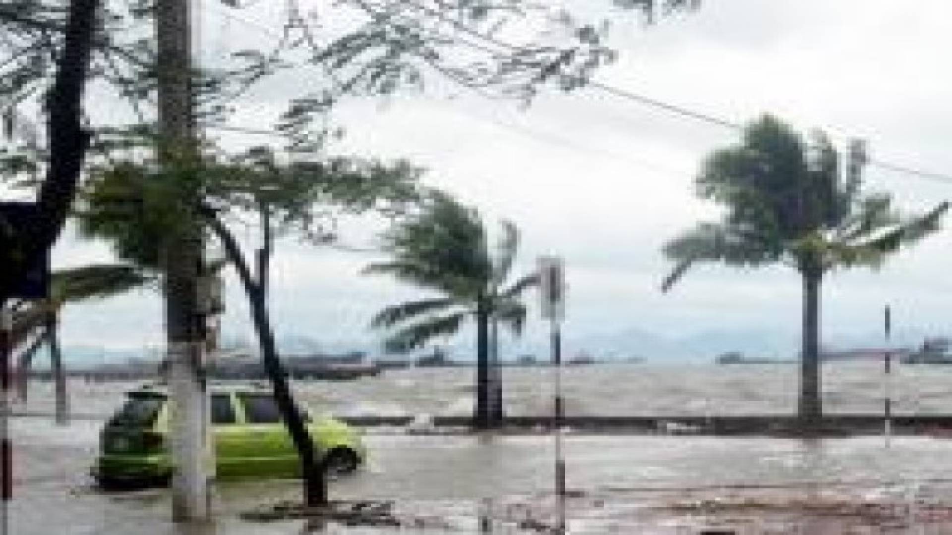 رياح عاتية في شمال أوروبا تقتل اربعة وتعطل النقل الجوي والبري